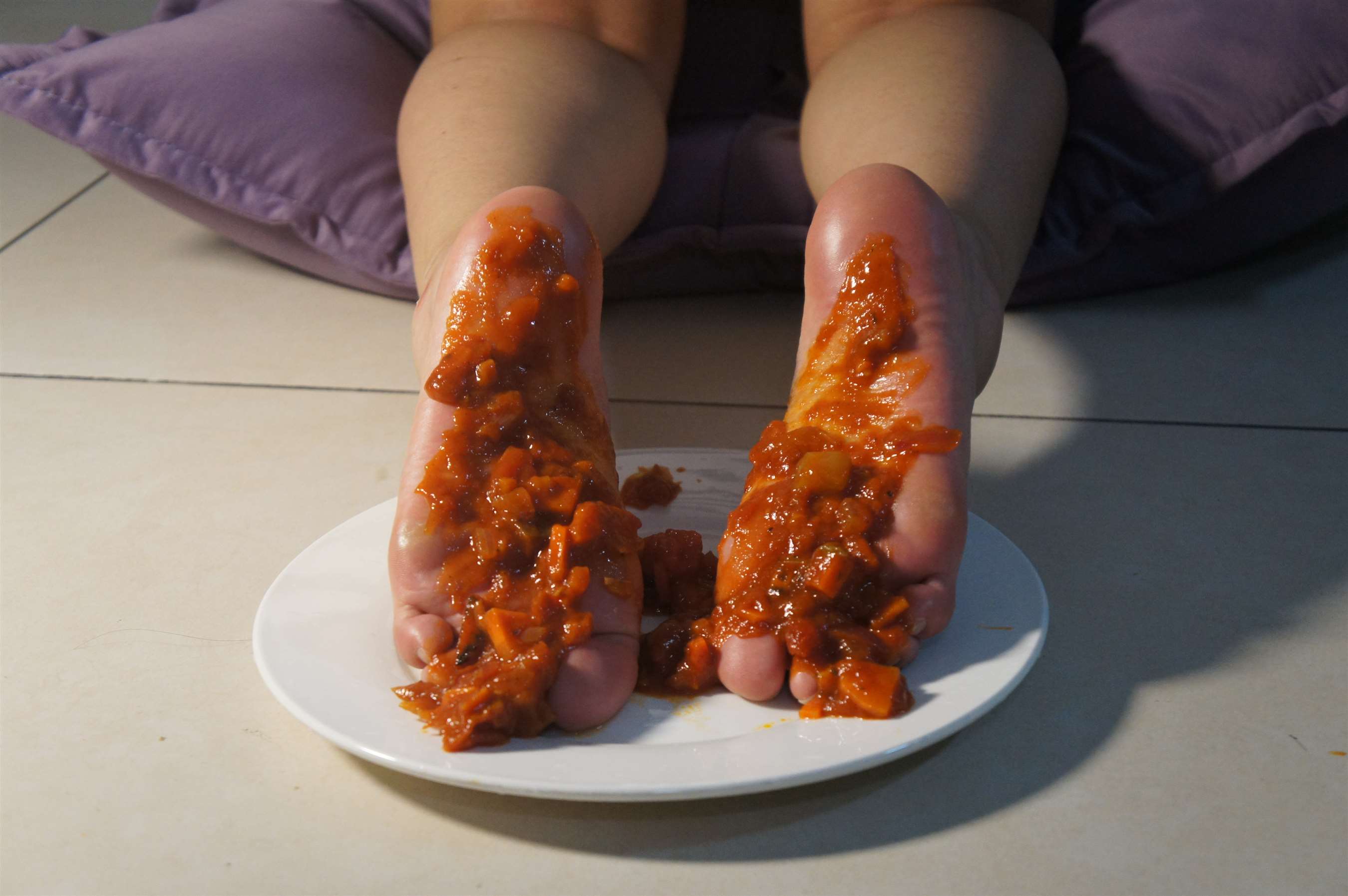 《不露脸的酱香脚丫》作品图