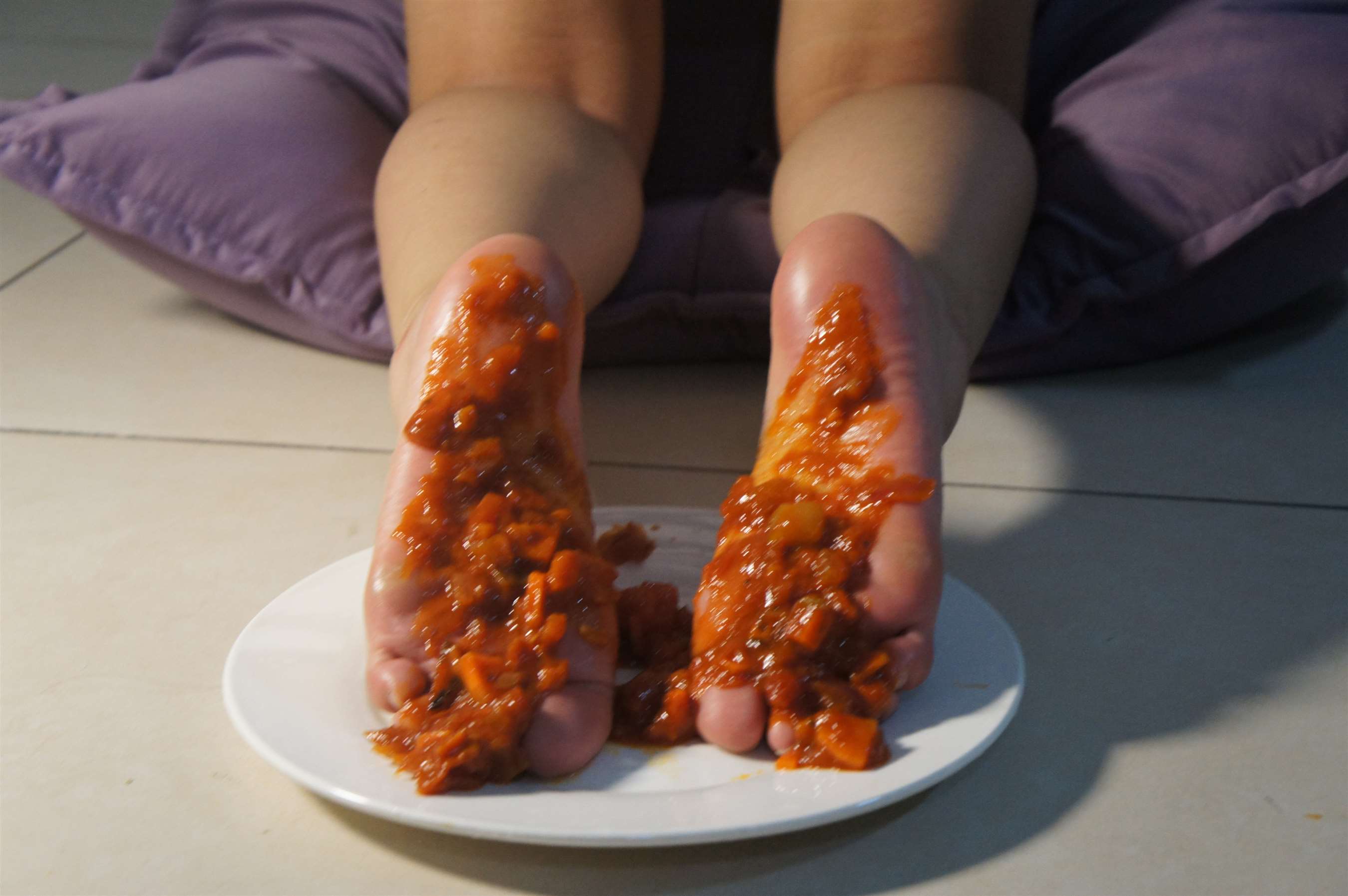 《不露脸的酱香脚丫》作品图