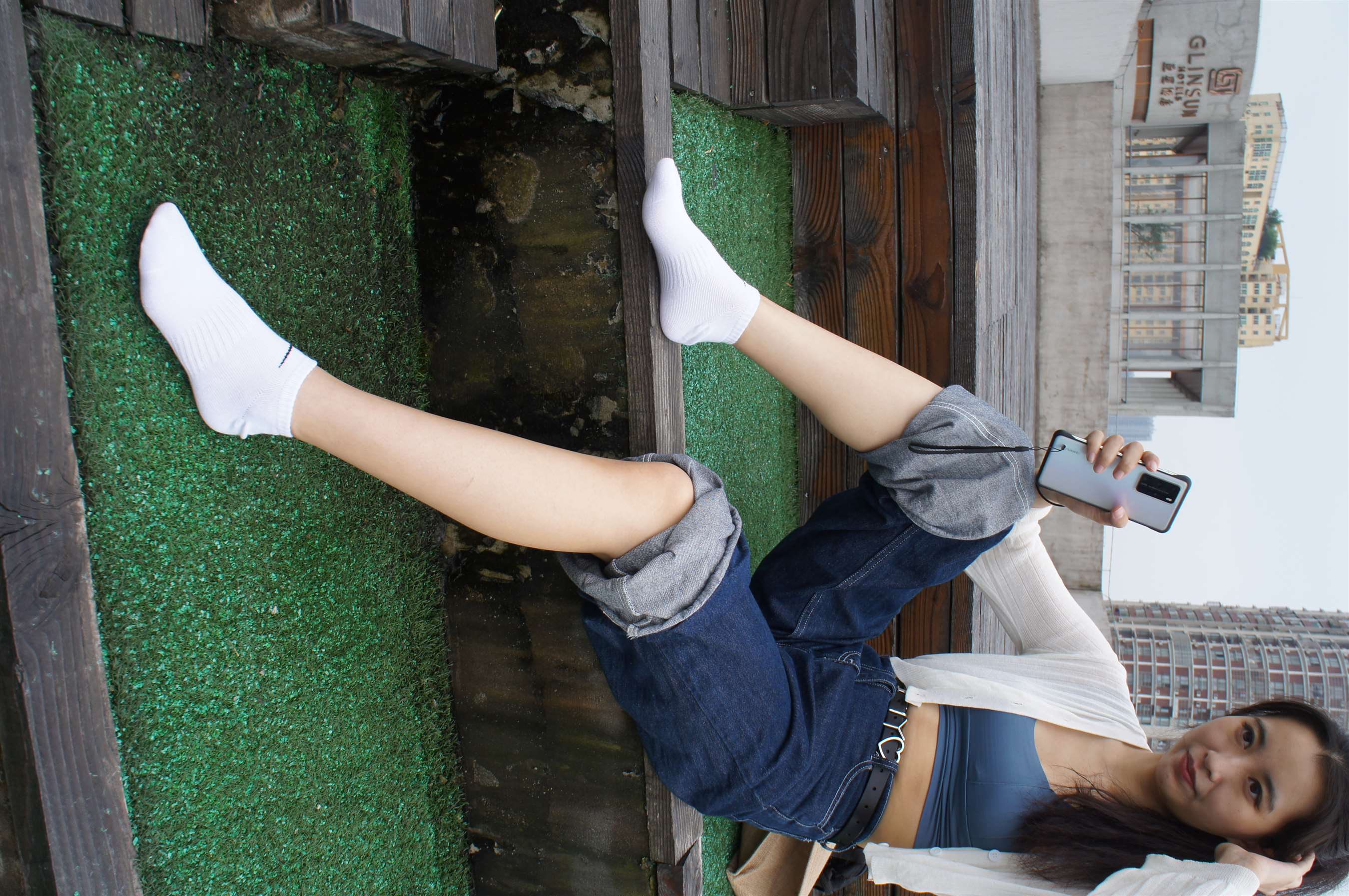 《天台牛仔の白棉袜脚》作品图