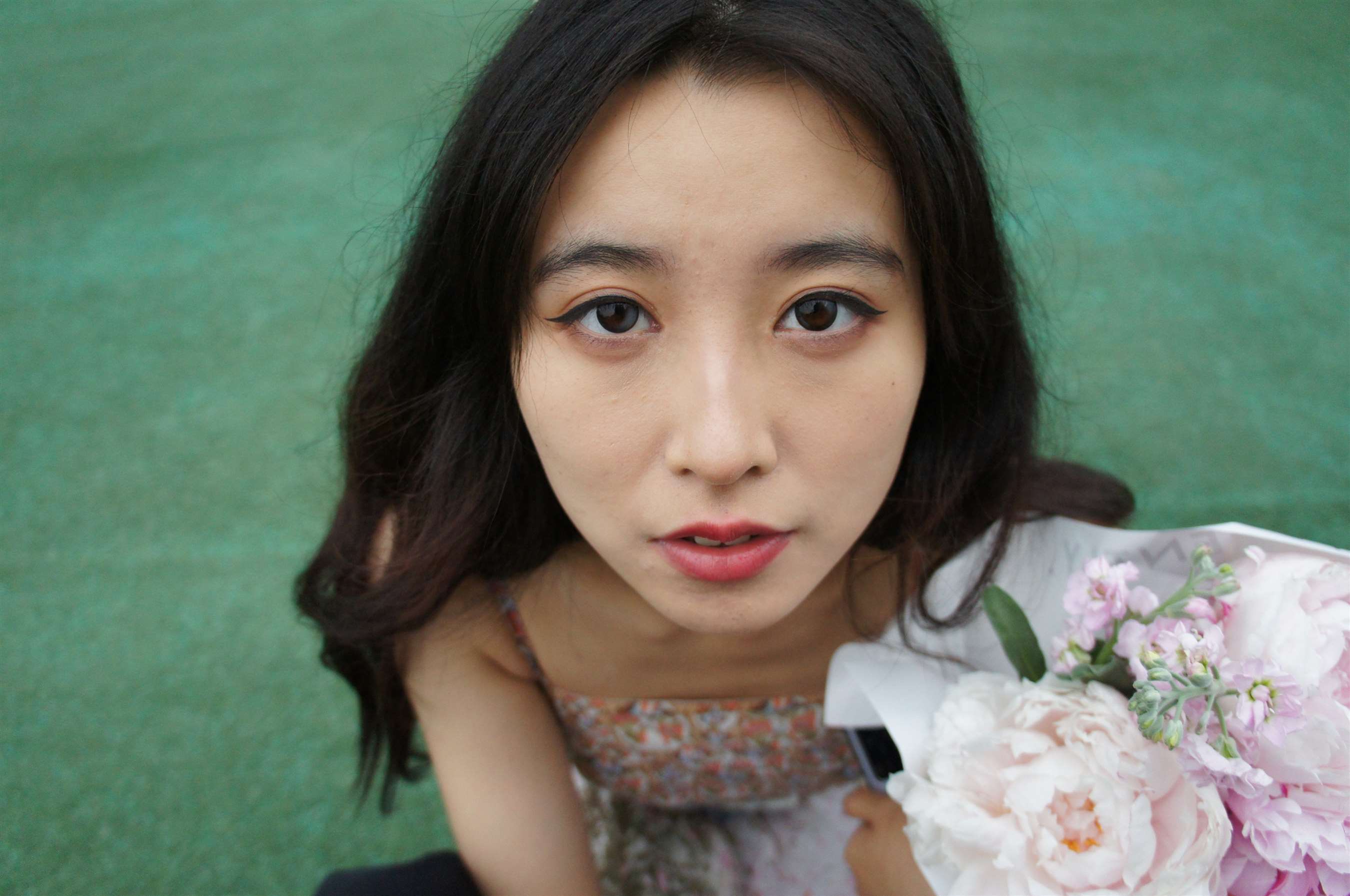 《碎花连衣裙脚丫》作品图