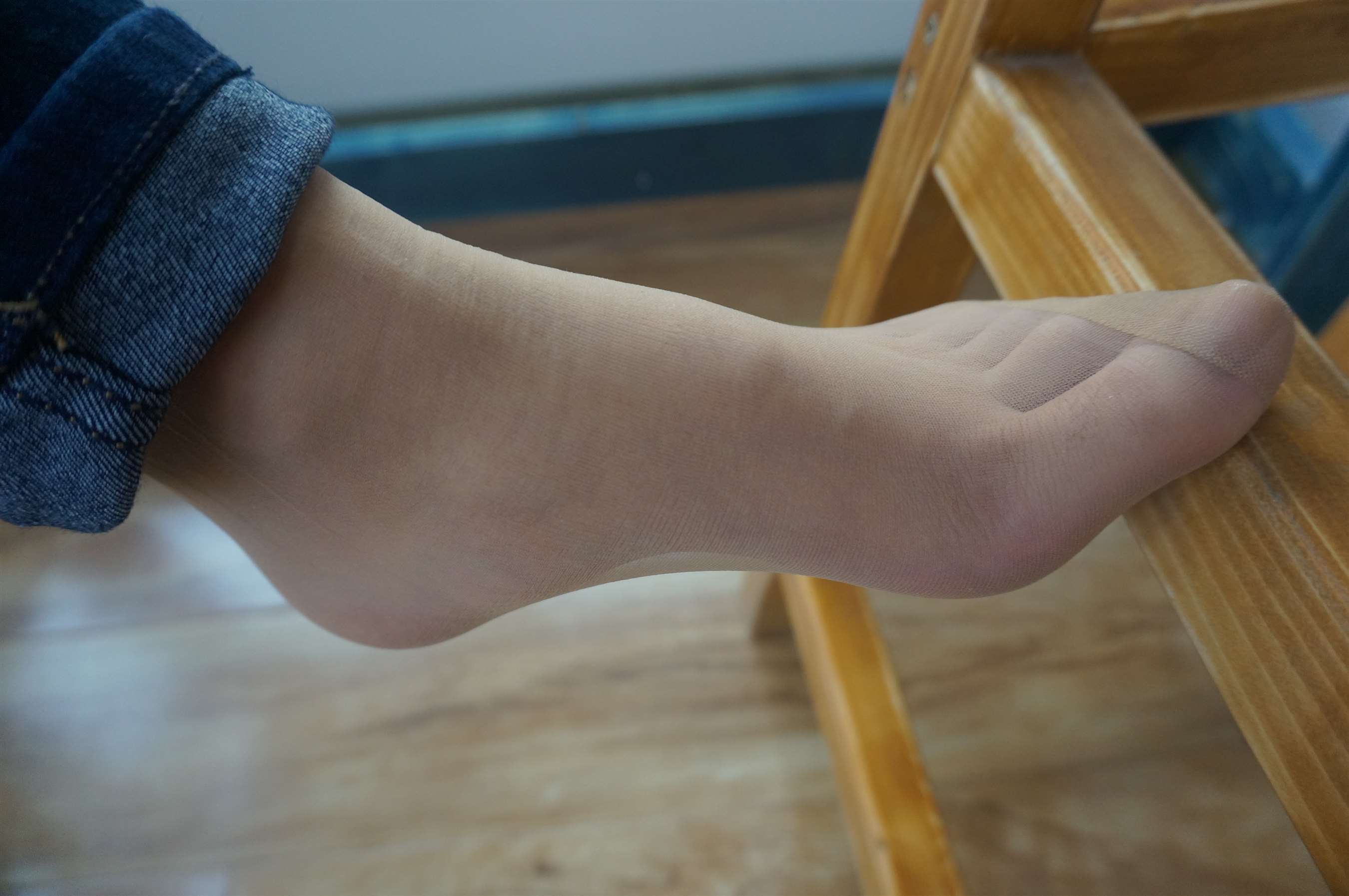 《短发牛仔少女》作品图