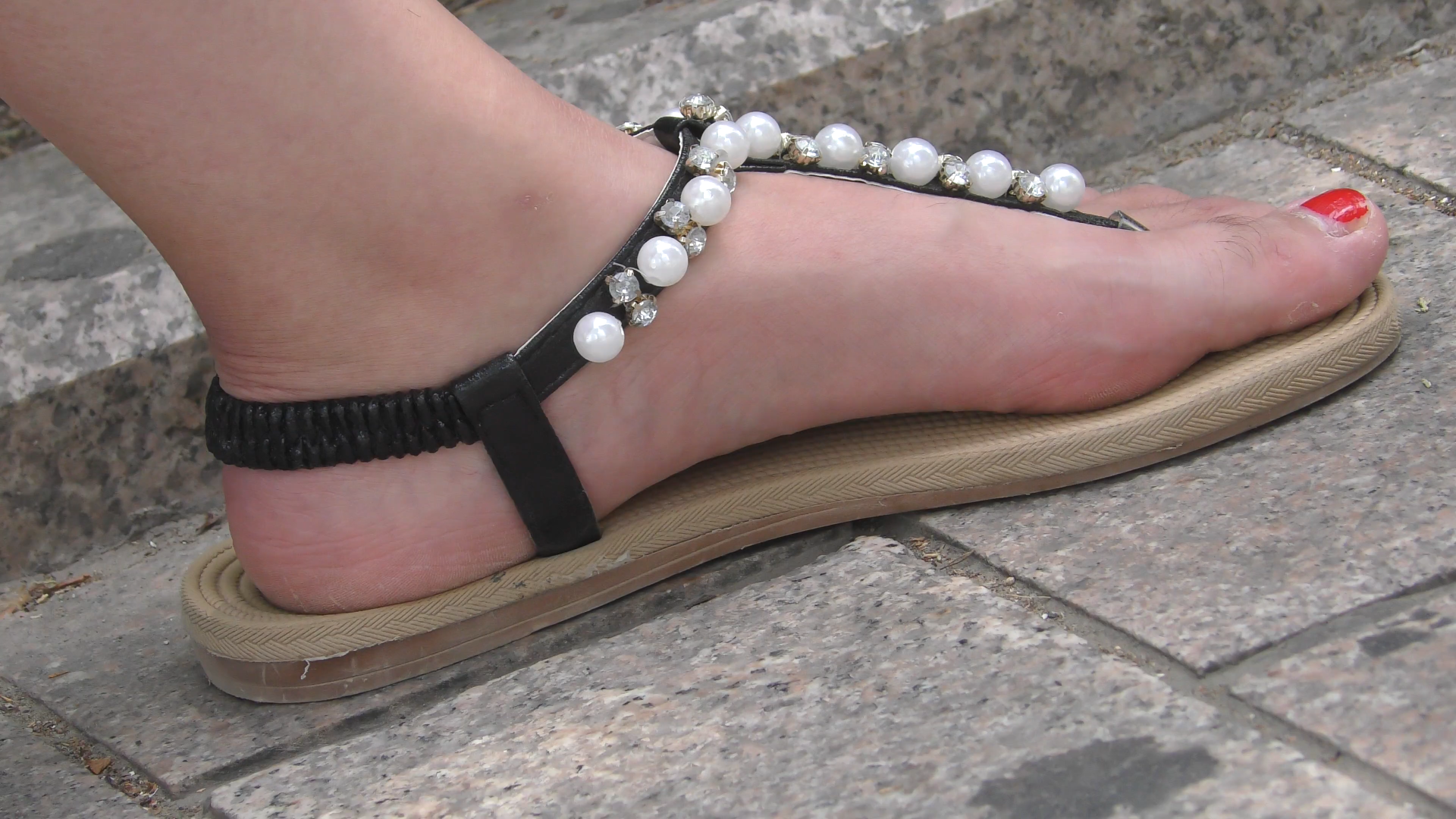 《【视频】高挑女孩的脚丫，当然也是骨感修长2》作品图