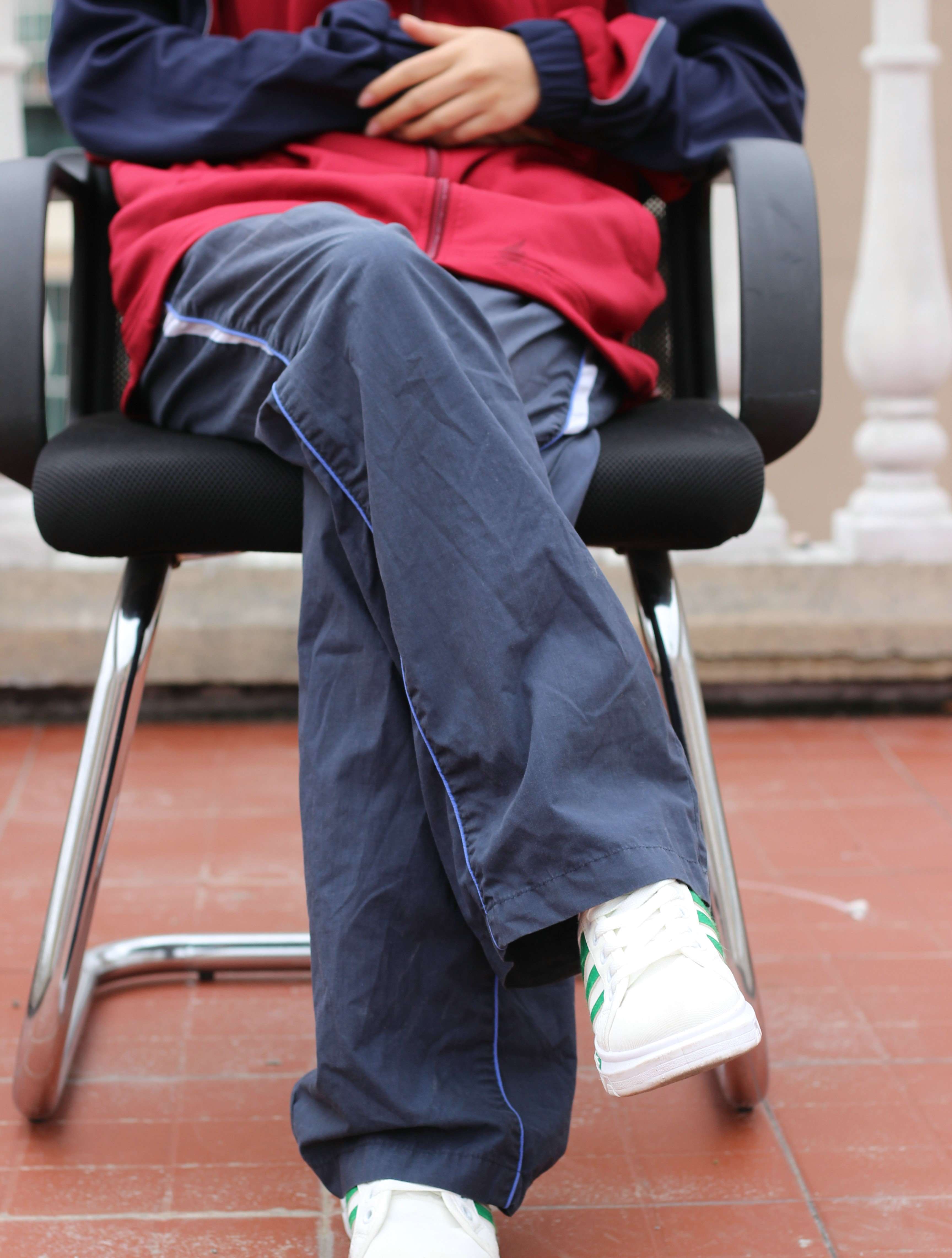 《少女板鞋の短丝脚丫》作品图