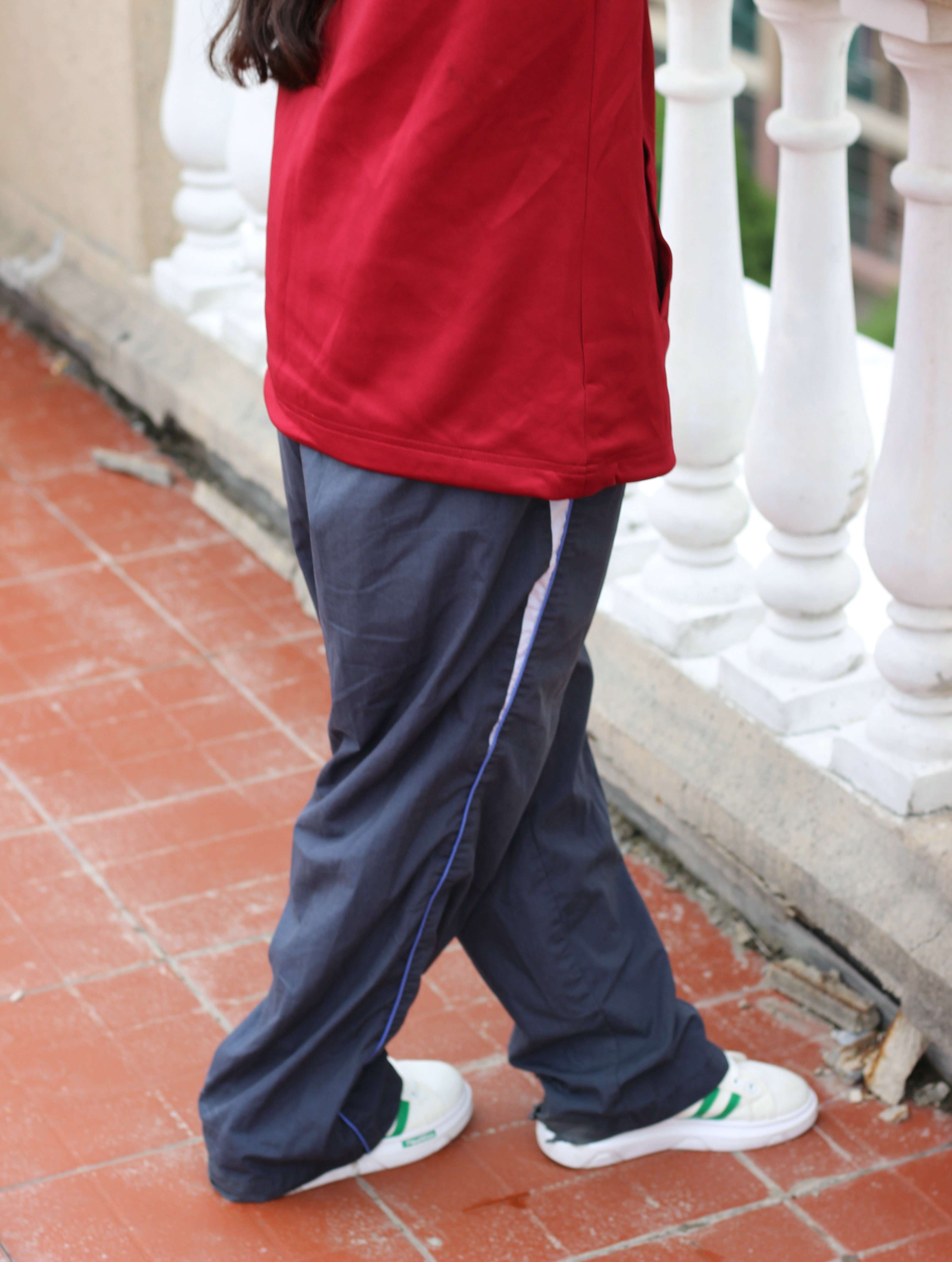 《少女板鞋の短丝脚丫》作品图