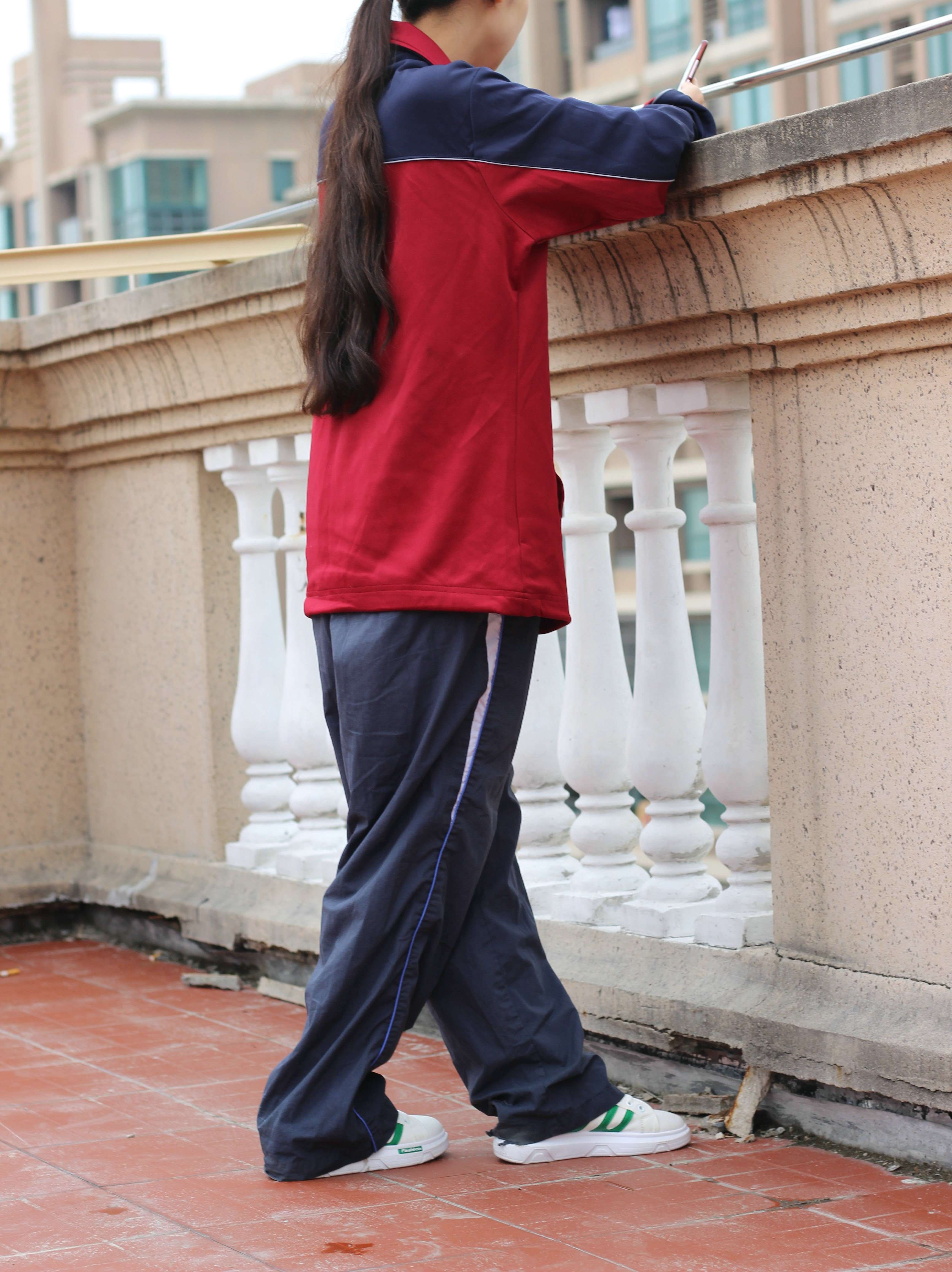 《少女板鞋の短丝脚丫》作品图