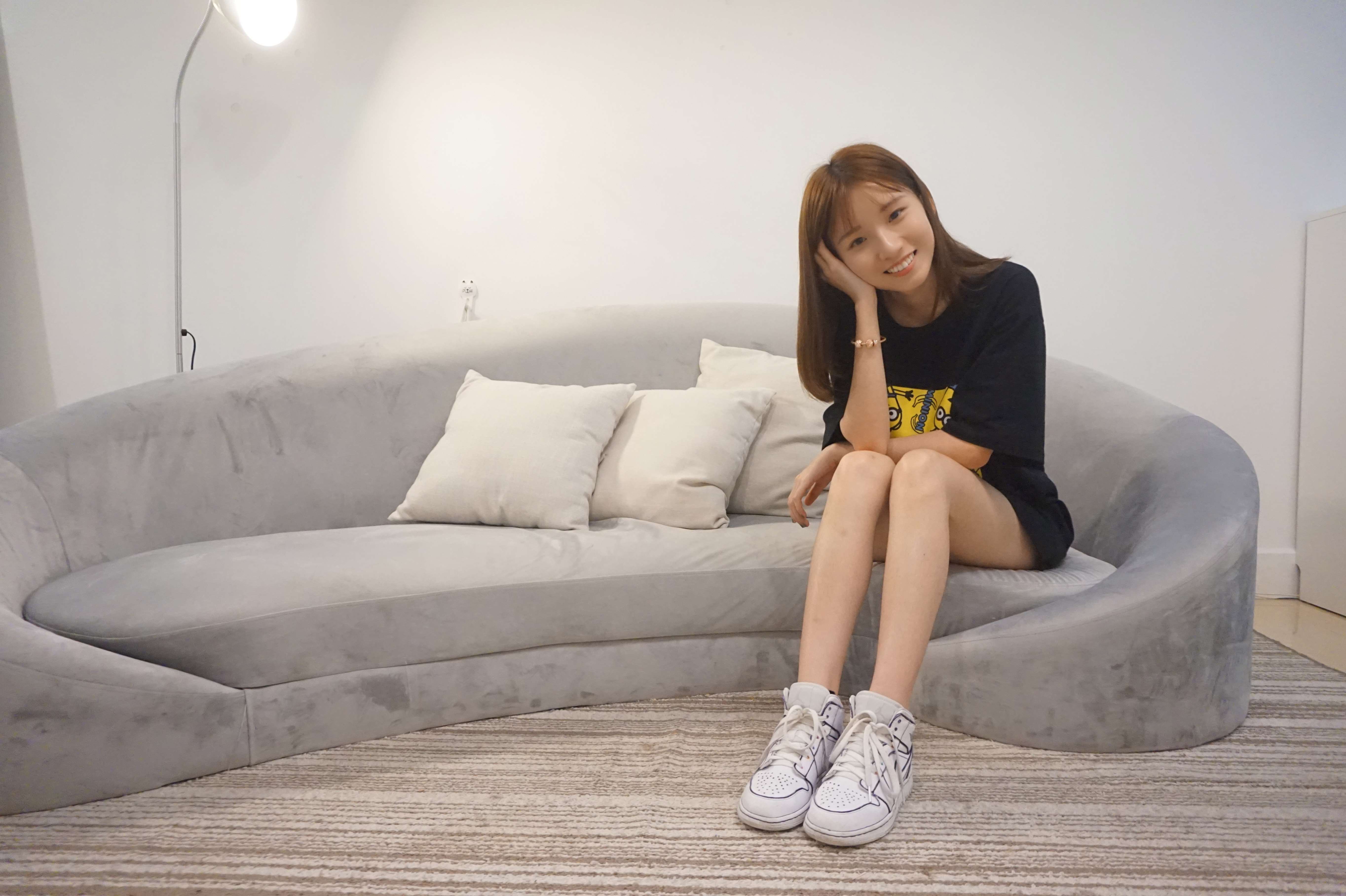 《活泼可爱的小姐姐【套图+视频】》作品图