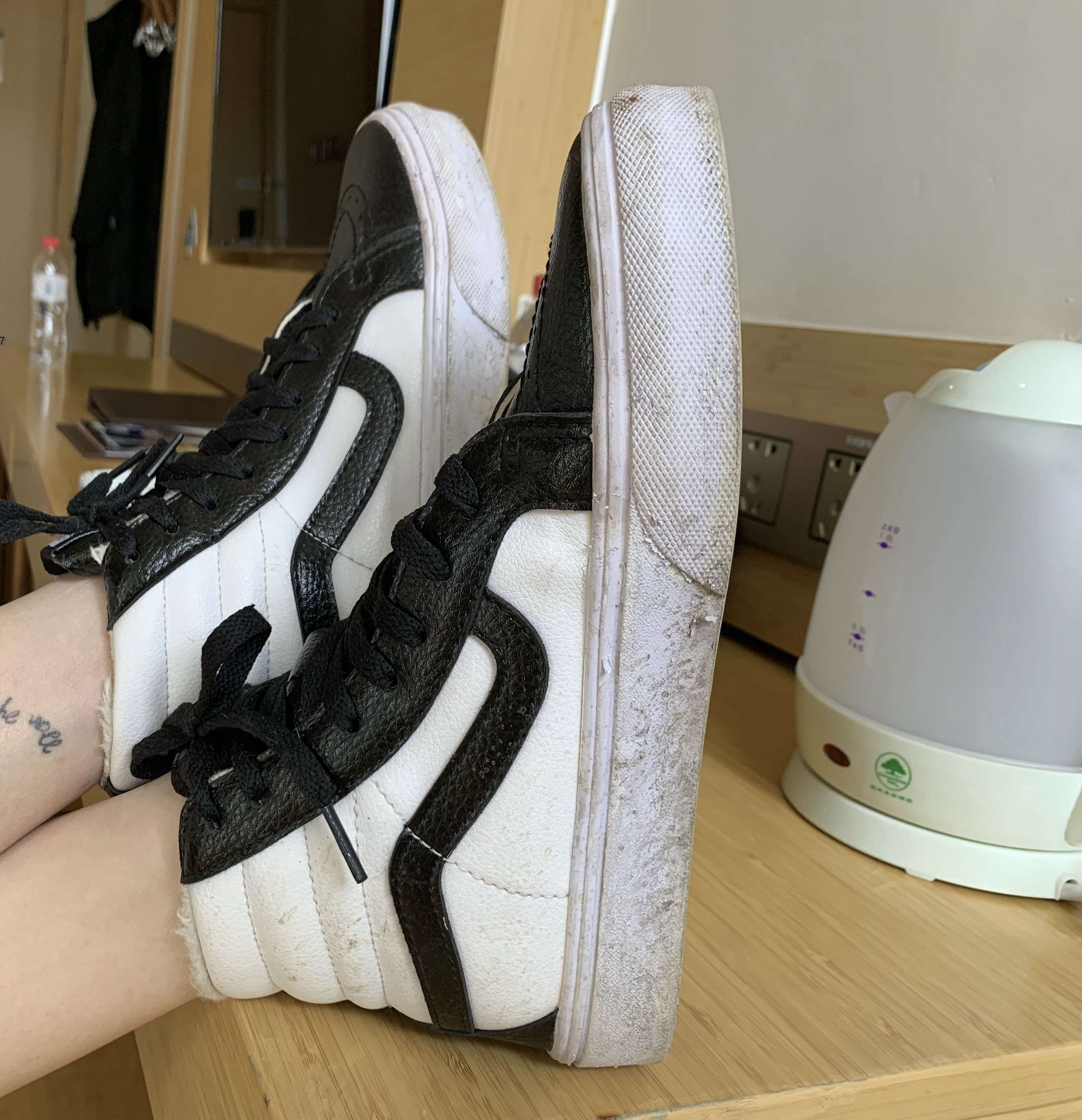 《旅馆yue拍白棉袜脚丫》作品图