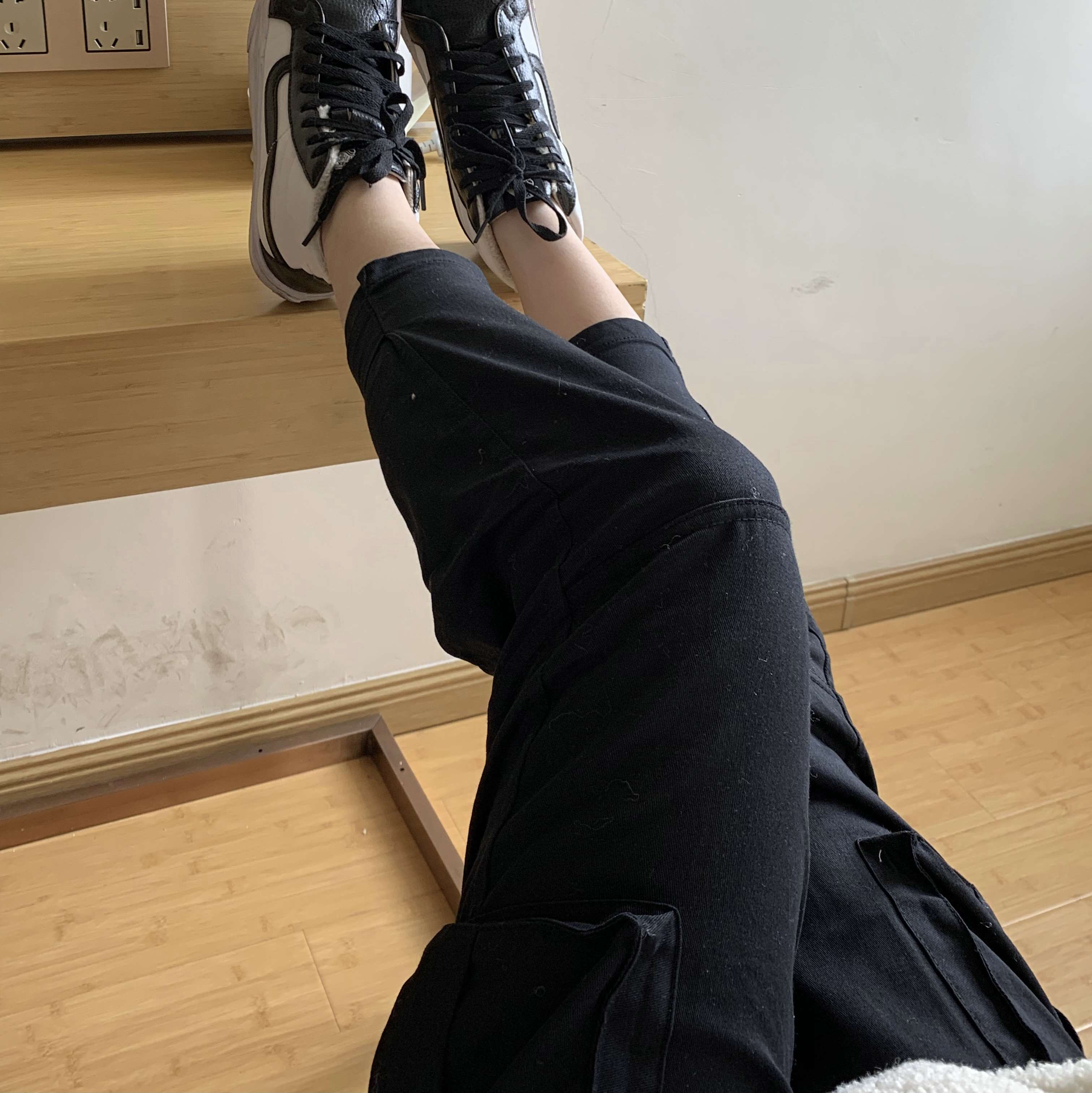 《旅馆yue拍白棉袜脚丫》作品图