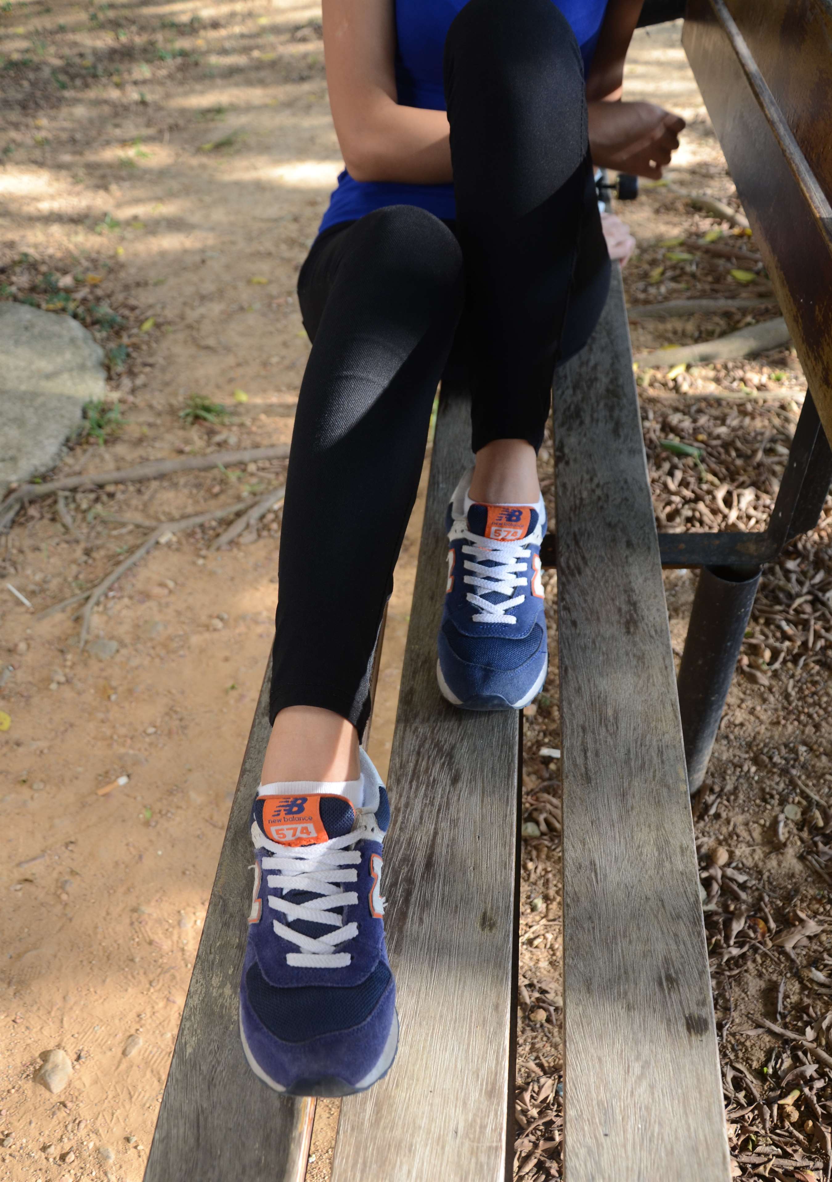 《N字鞋の白棉袜脚》作品图