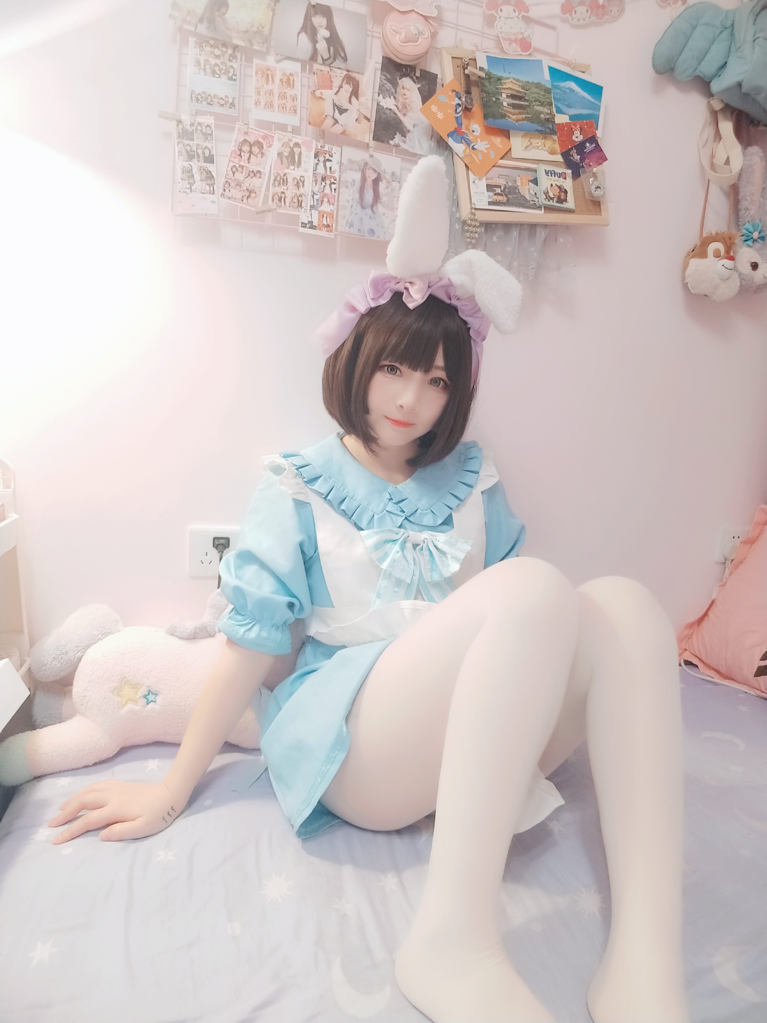 《白丝女仆【套图+视频】》作品图