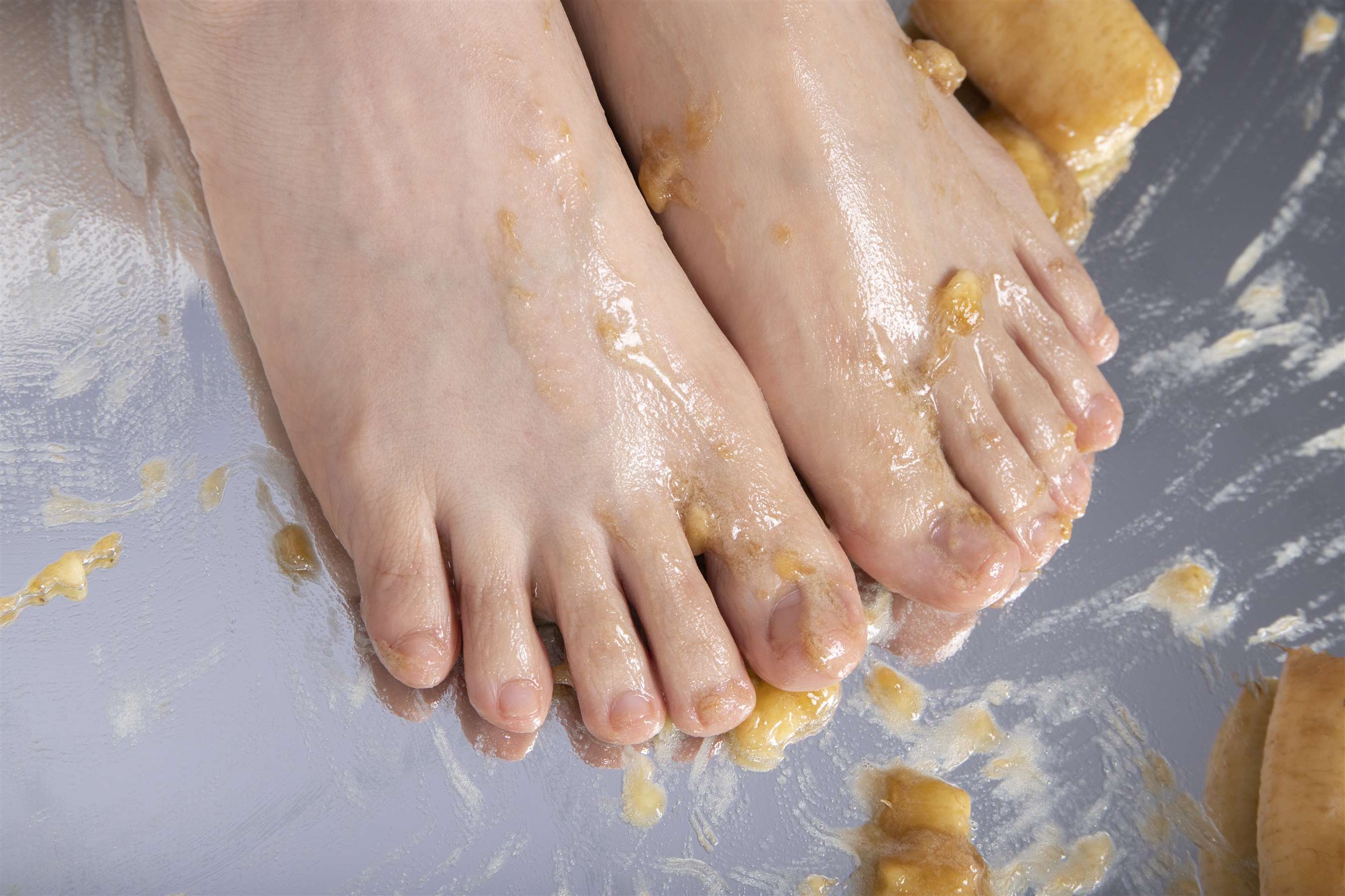 《慕丝沫沫展示沾满香蕉的脚丫【套图+视频】》作品图