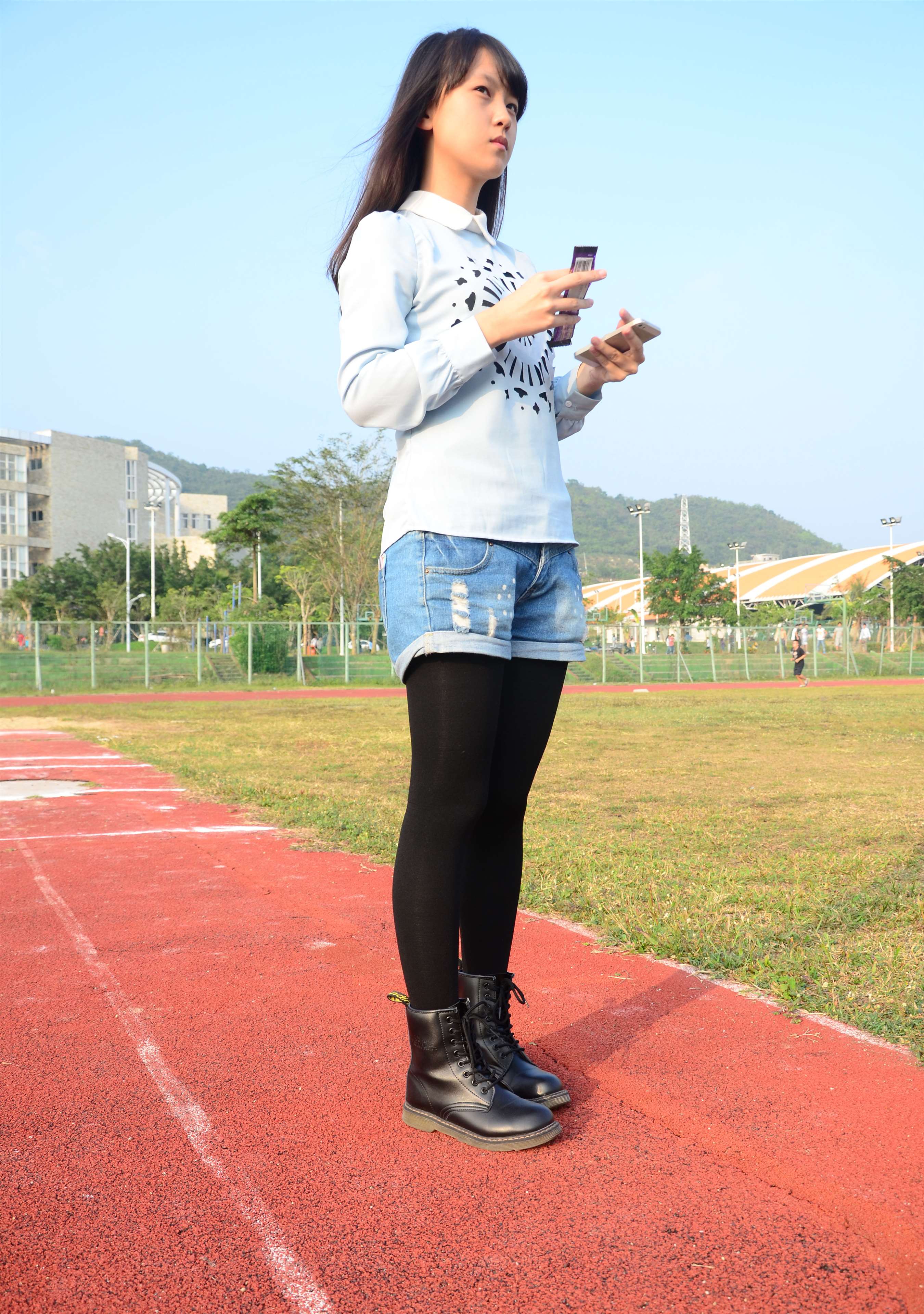 《短靴の斑点袜》作品图