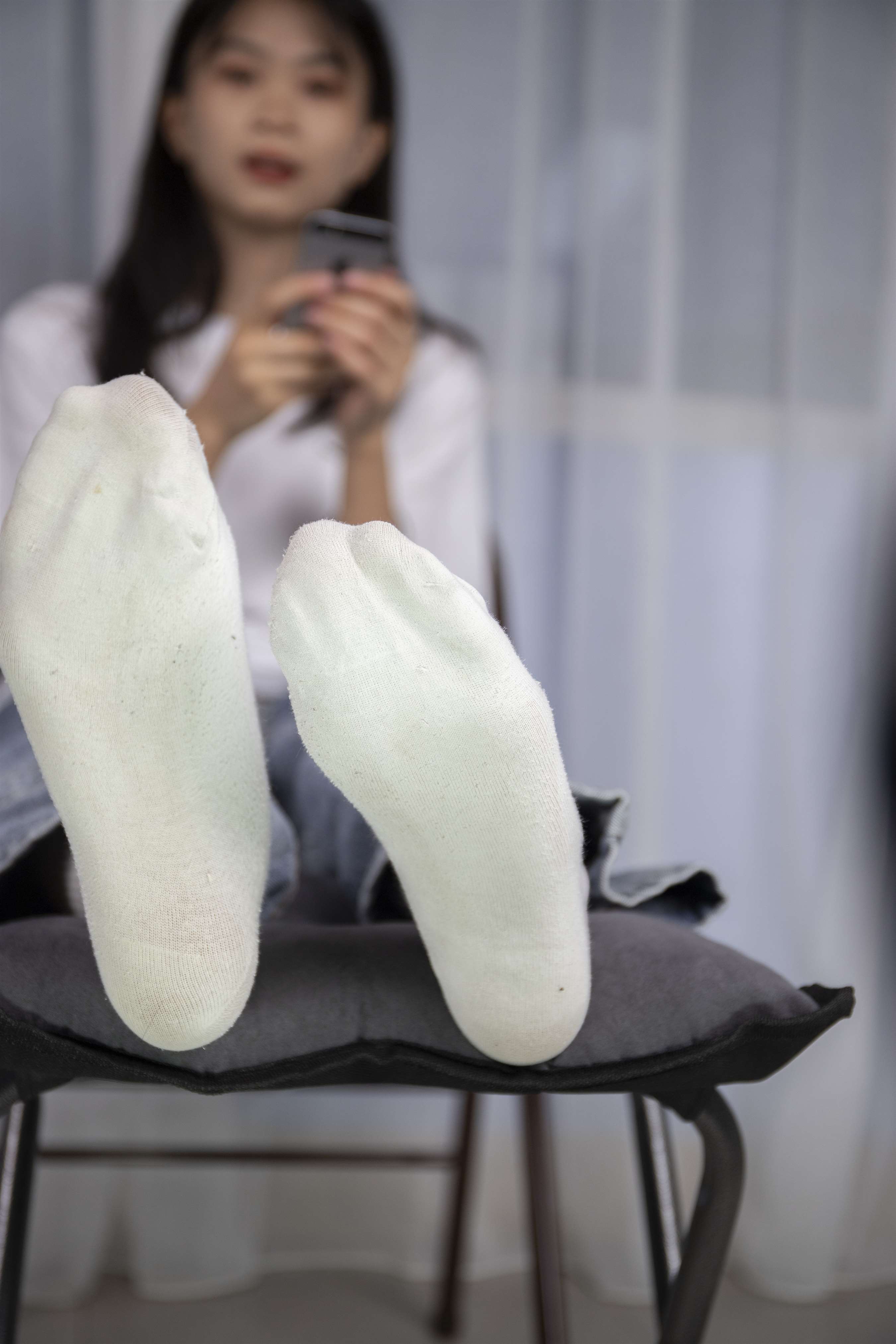 《诗诗脏棉袜脚丫【套图+4K视频】》作品图