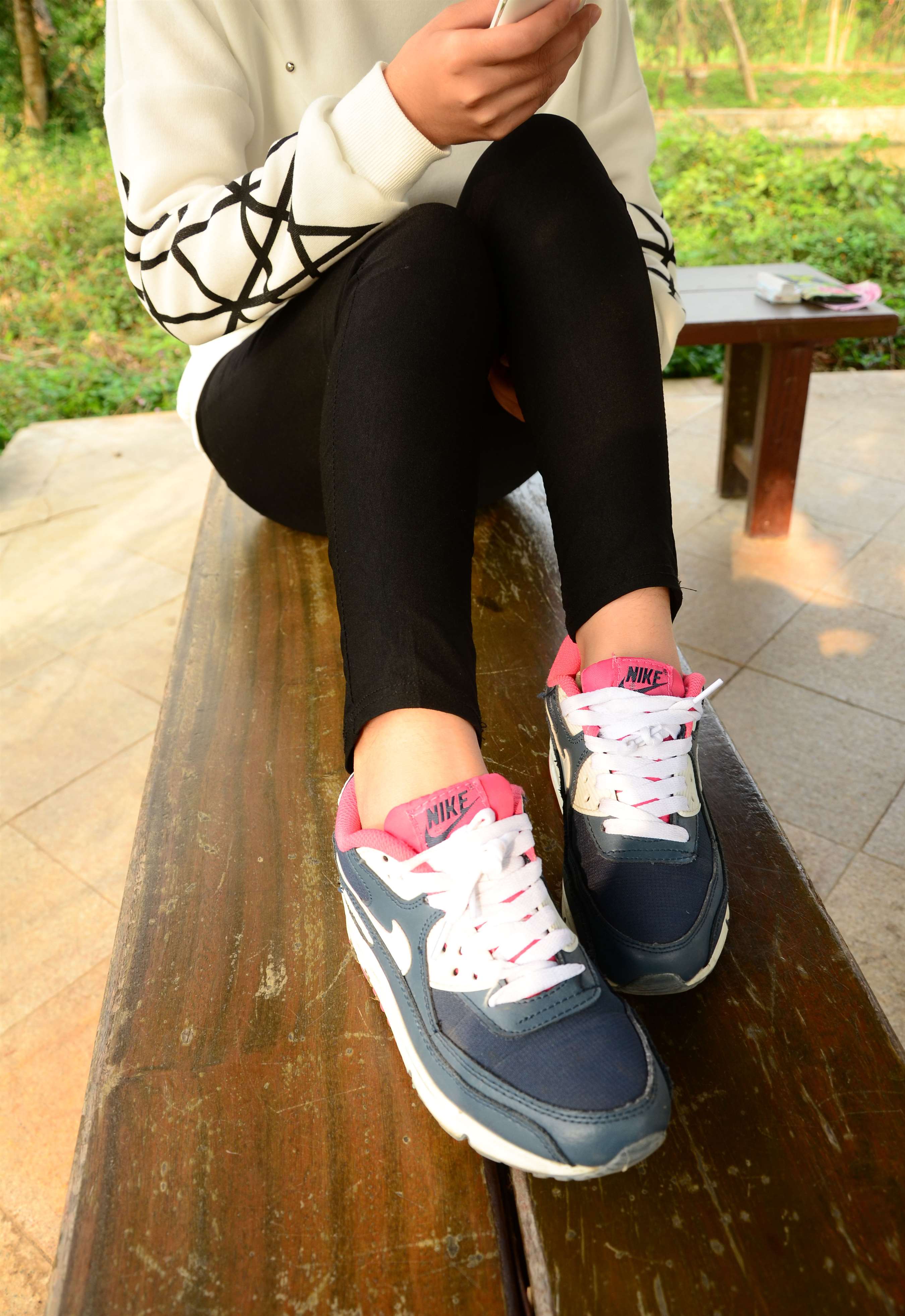 《穿了好几天的棉袜脚》作品图