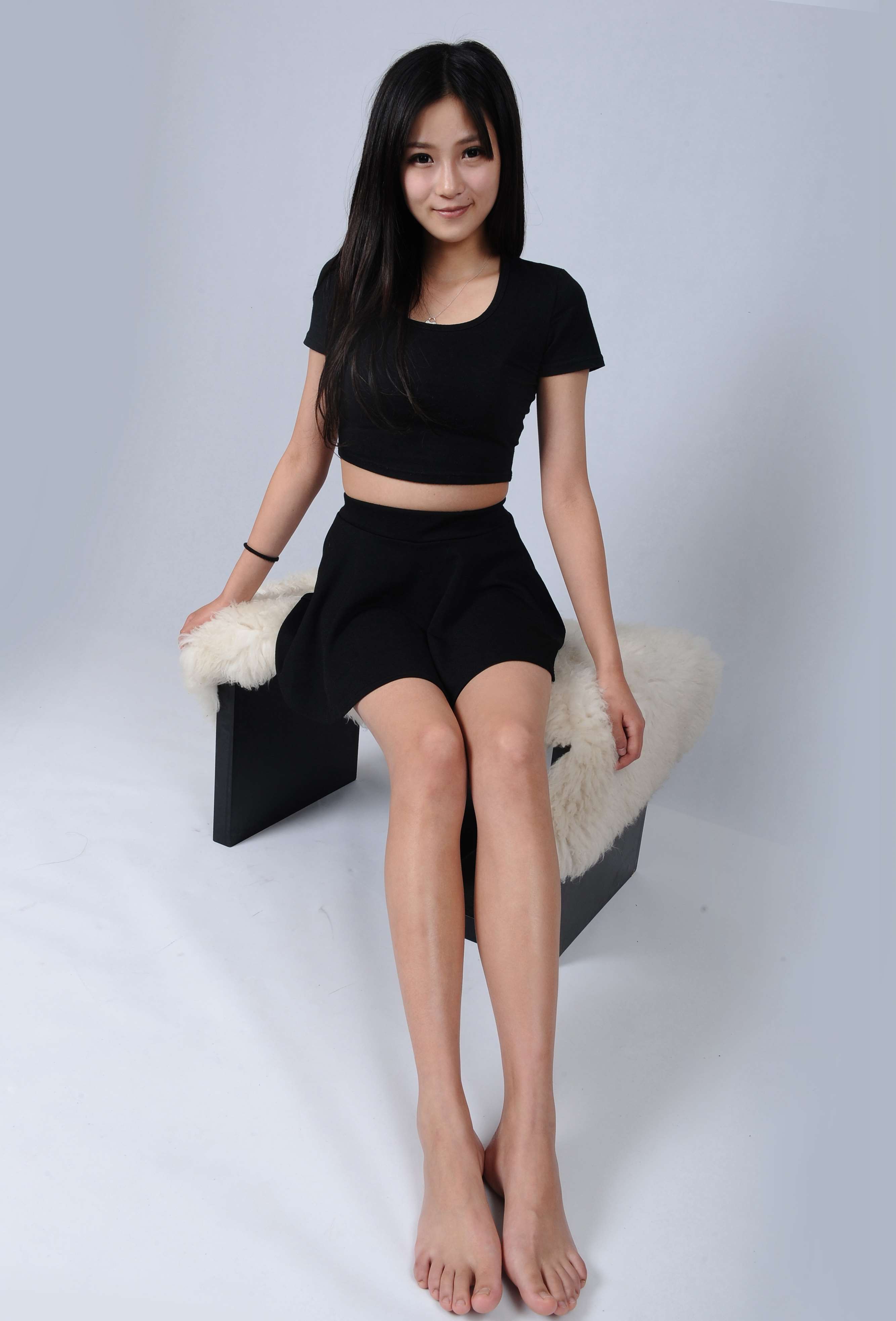 《小雨裸足集合》作品图