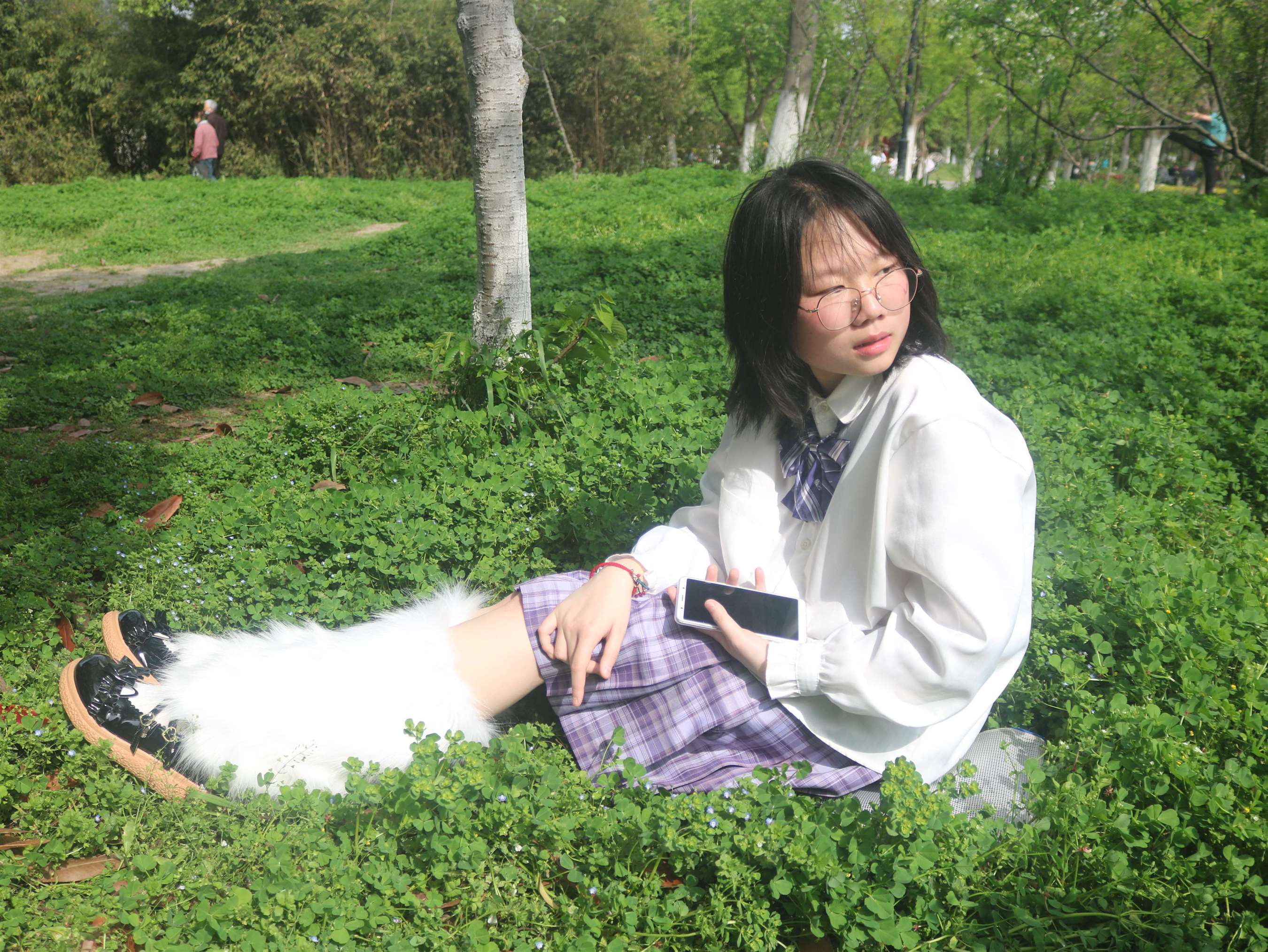 《眼镜JK毛绒》作品图