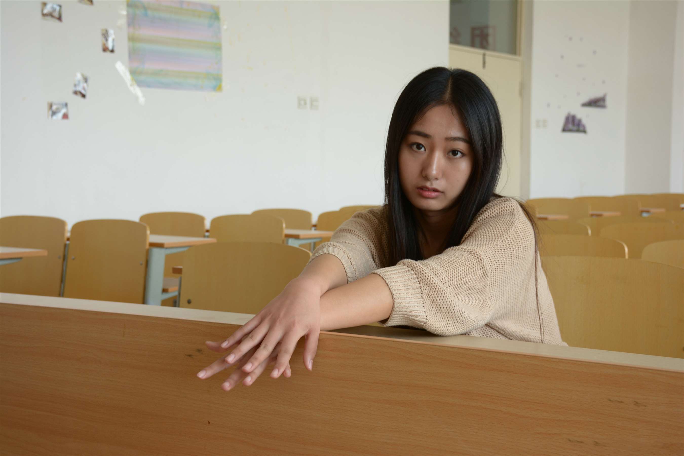 《大三女生原味白袜大臭脚》作品图