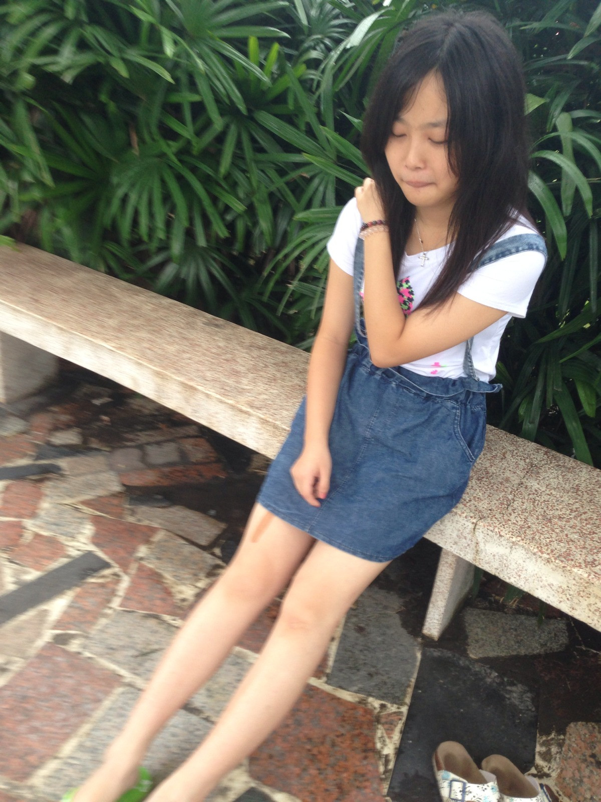 《圆圆裸足凉拖》作品图