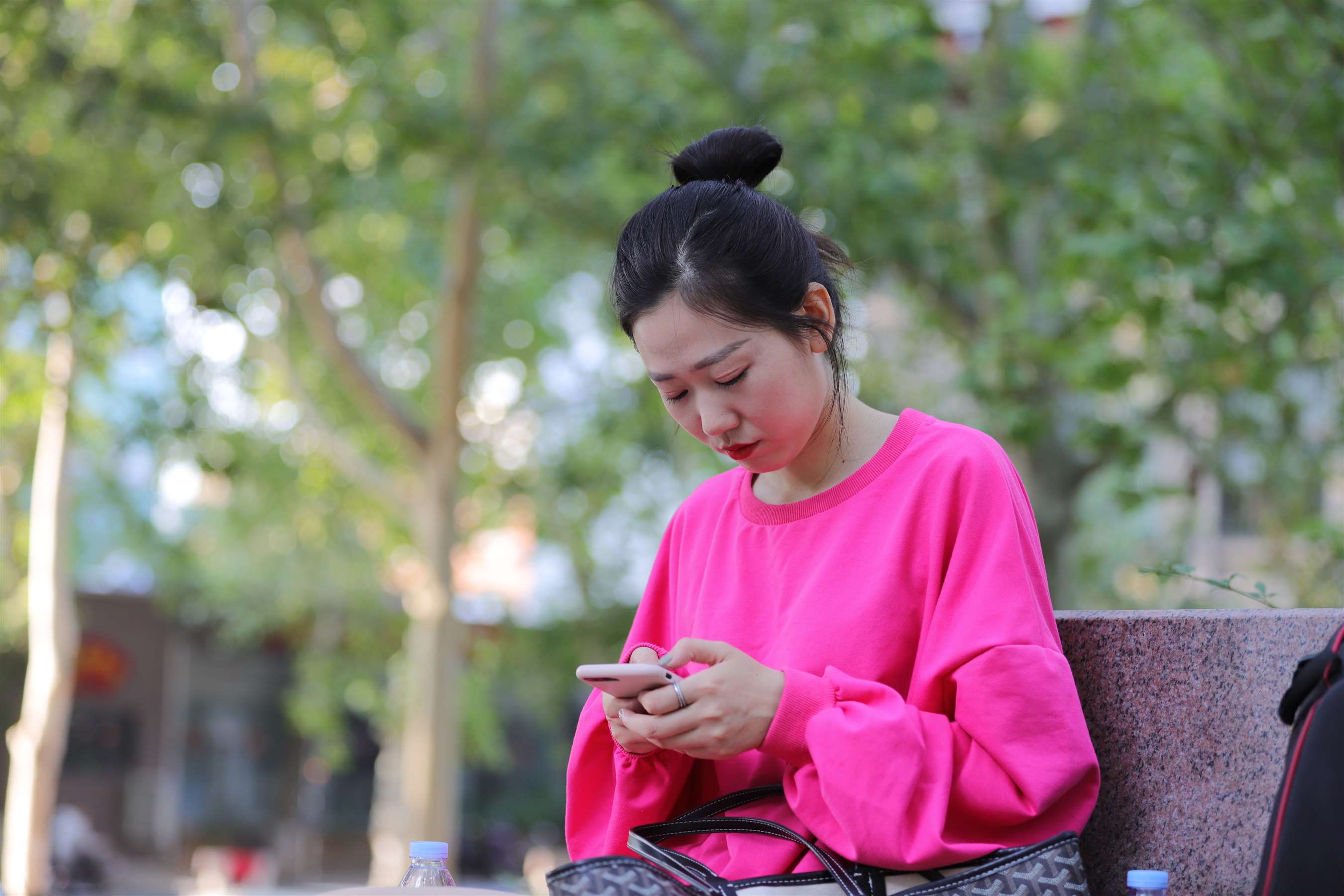 《红衣小腿袜》作品图