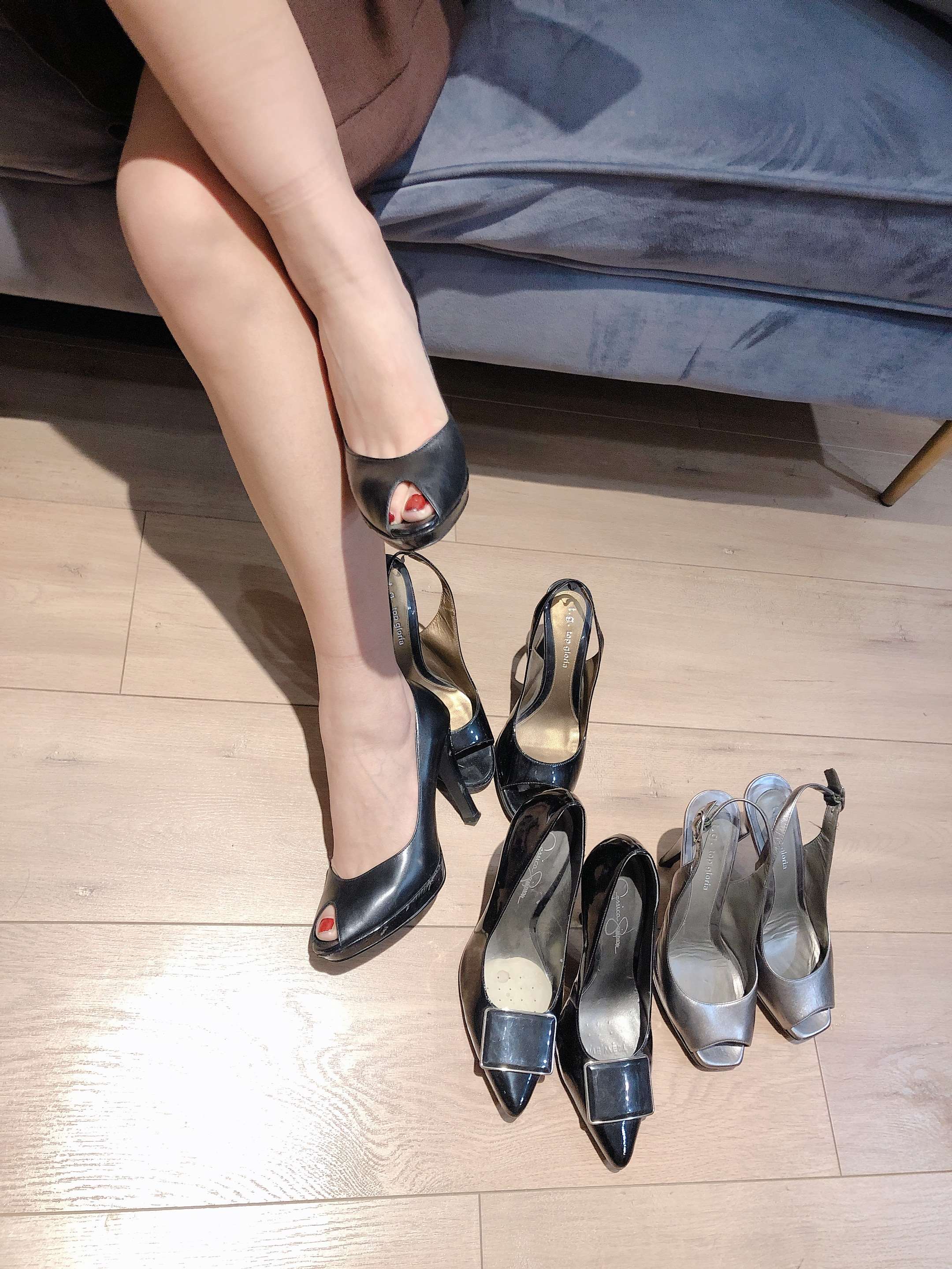 《妈妈的高跟鞋》作品图