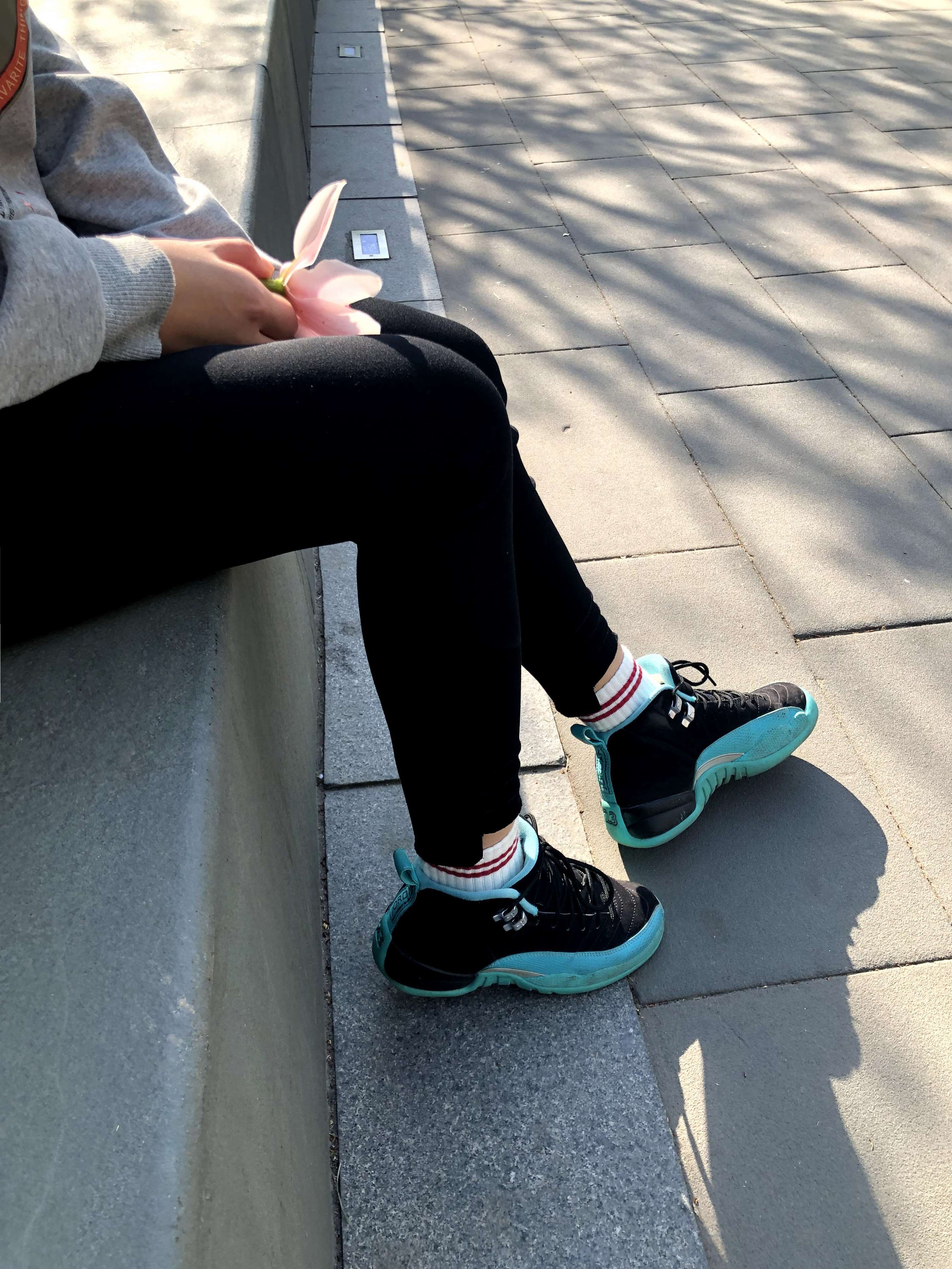 《户外露脚脚》作品图