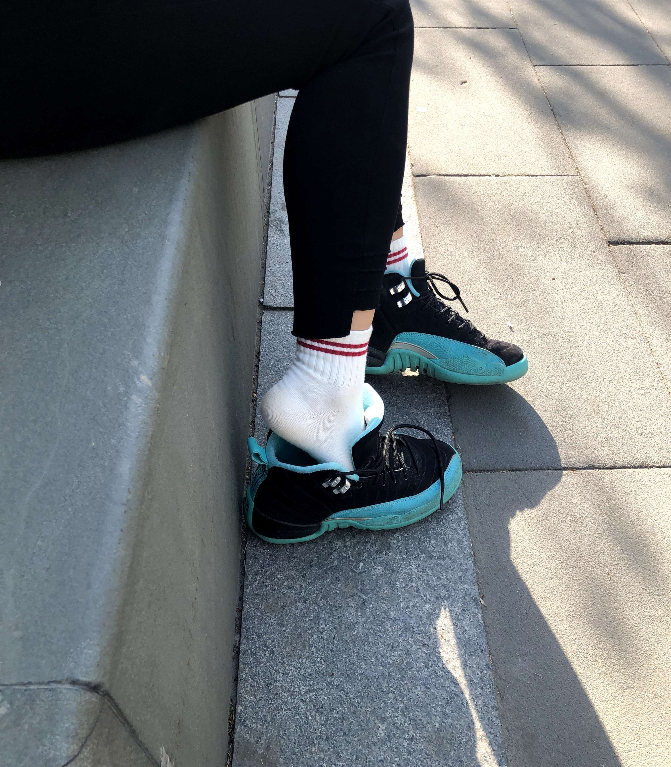 《户外露脚脚》作品图