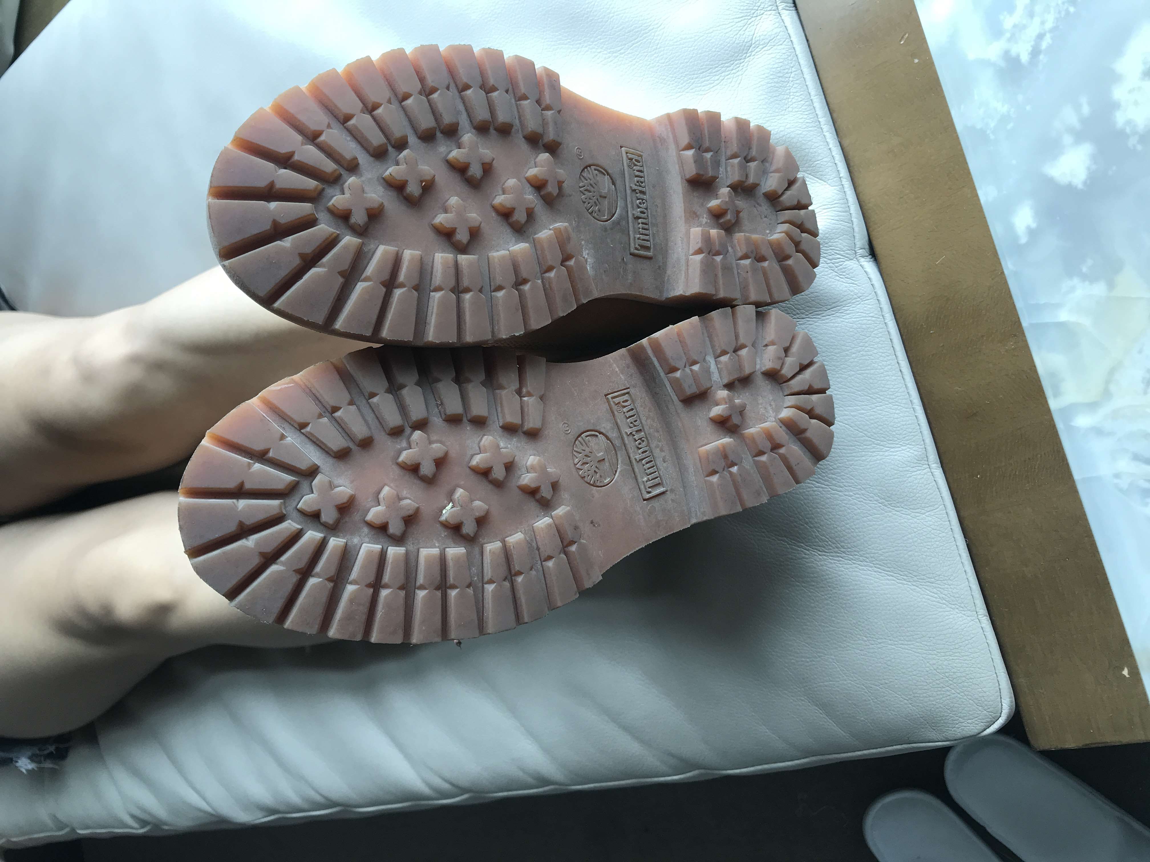 《嫩足玩物》作品图