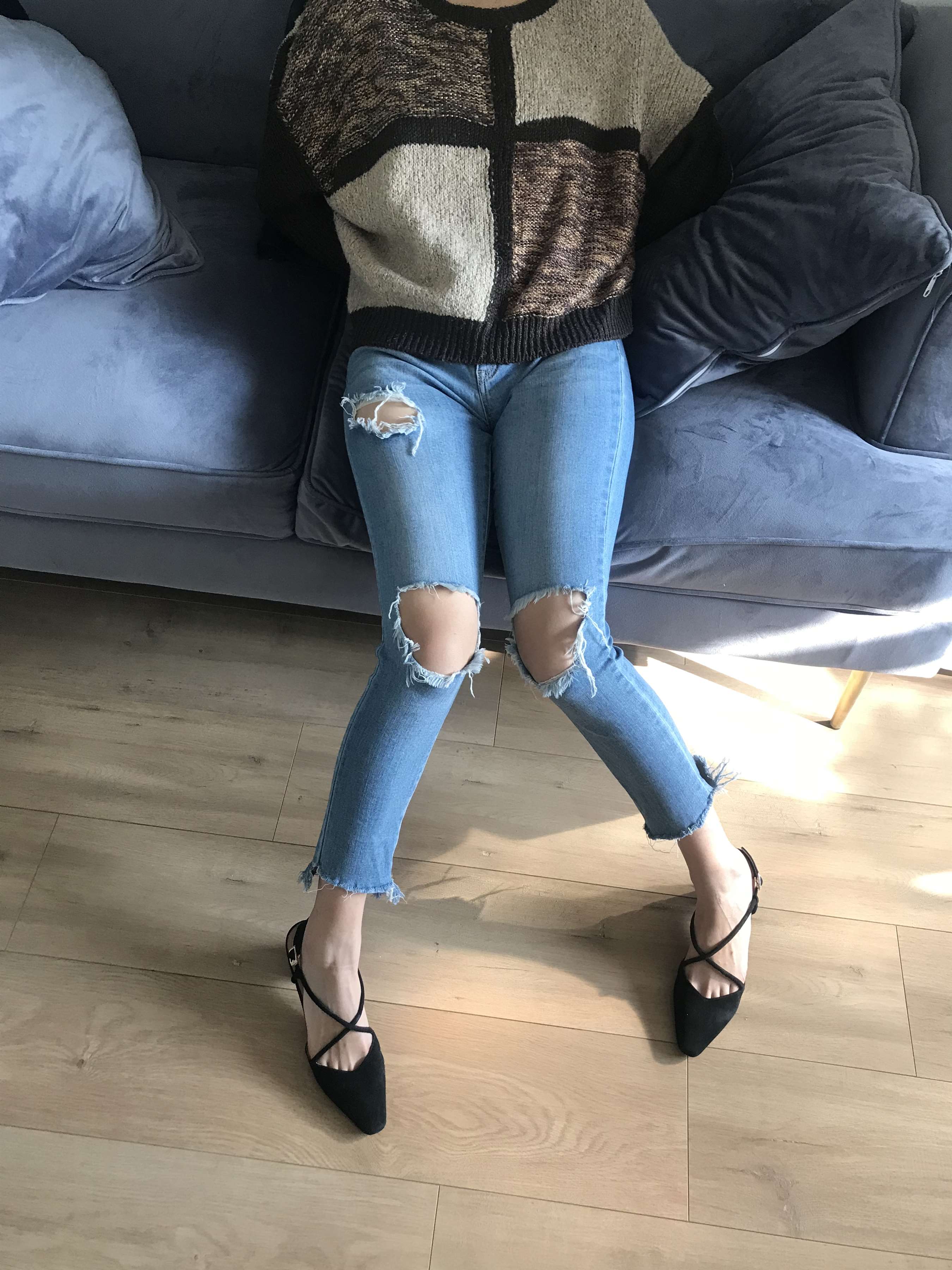 《脏脚踩鸡蛋》作品图