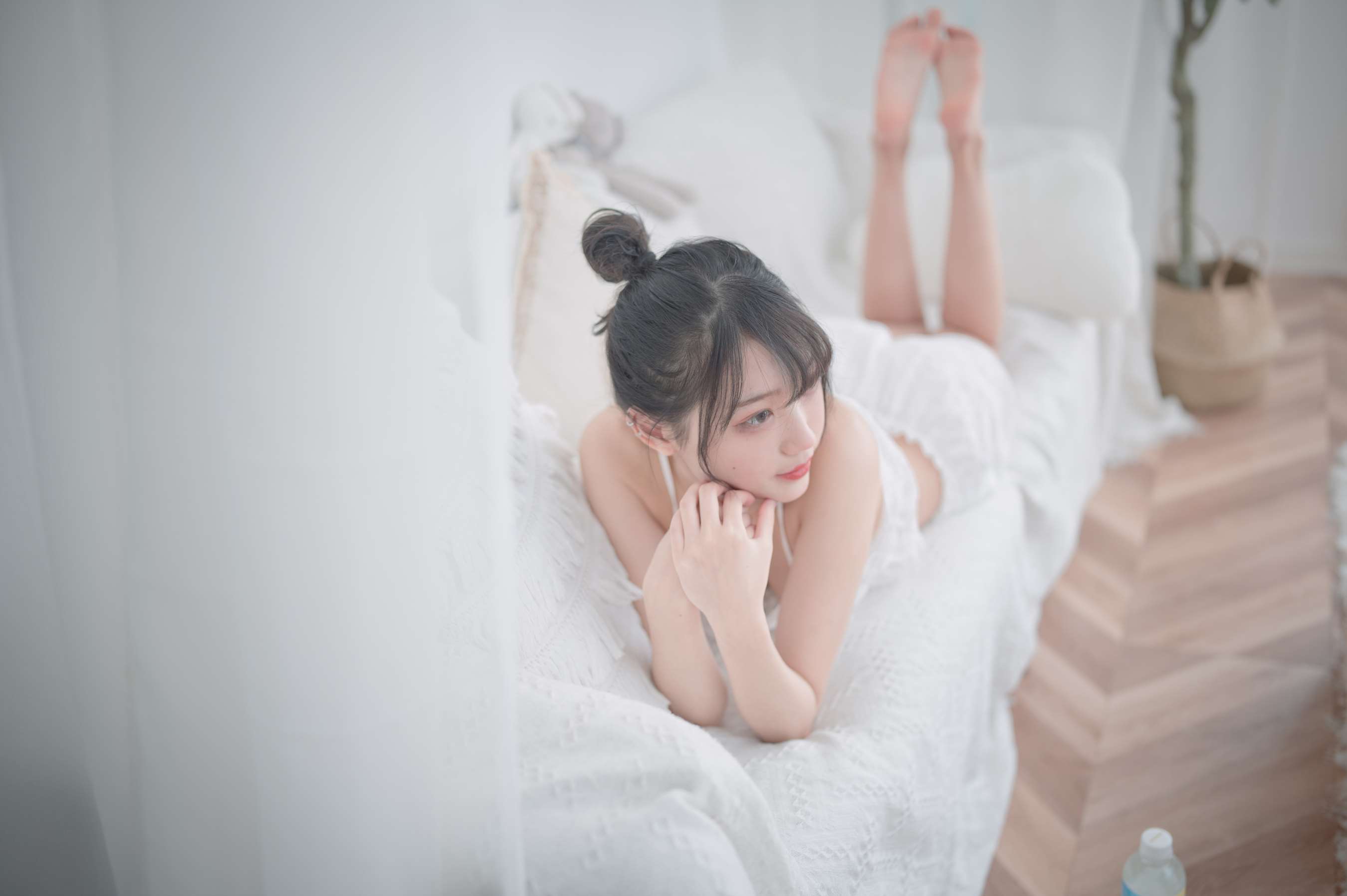 《【免费】白色睡衣》作品图