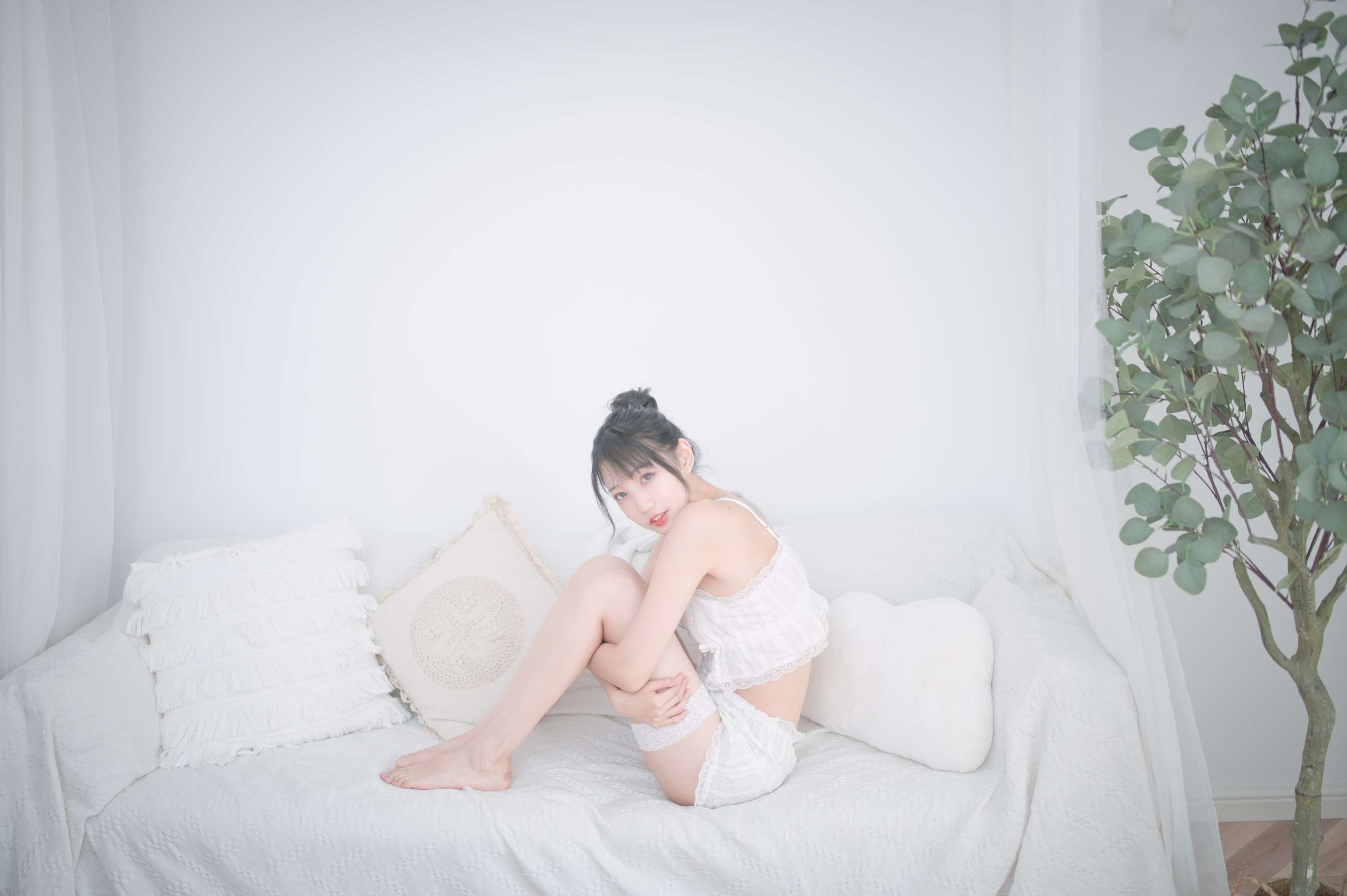 《【免费】白色睡衣》作品图