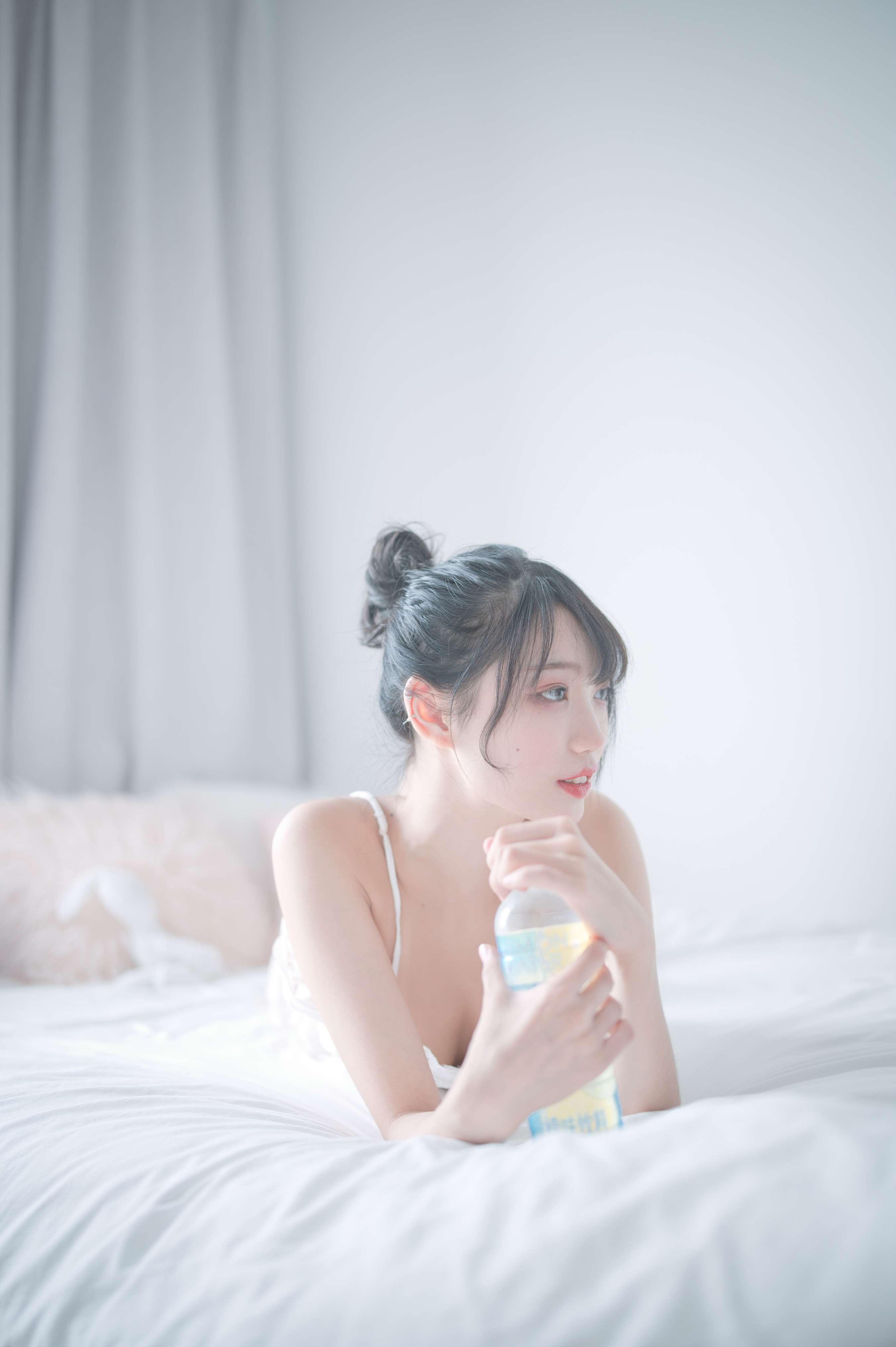 《【免费】白色睡衣》作品图