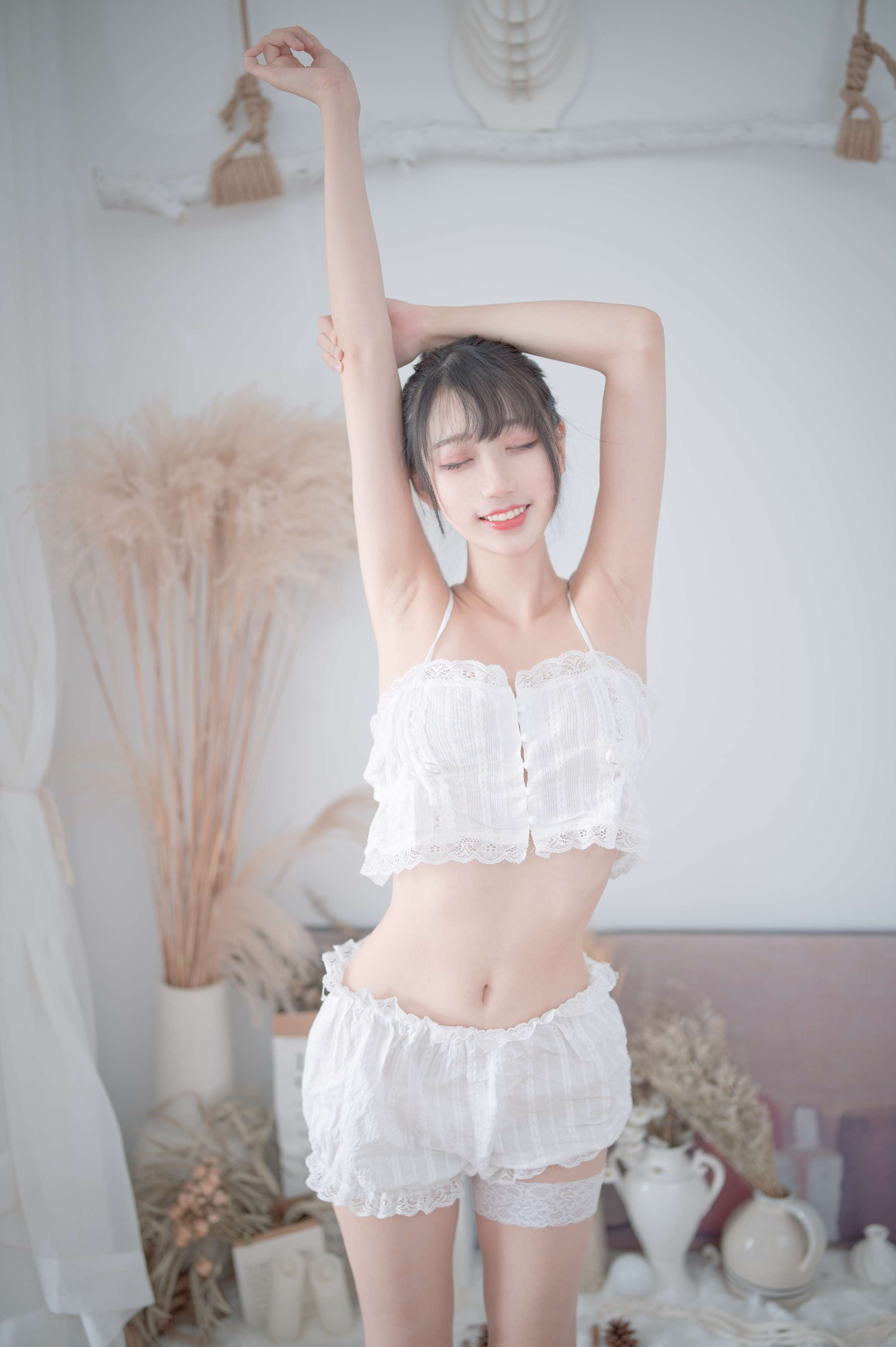 《【免费】白色睡衣》作品图