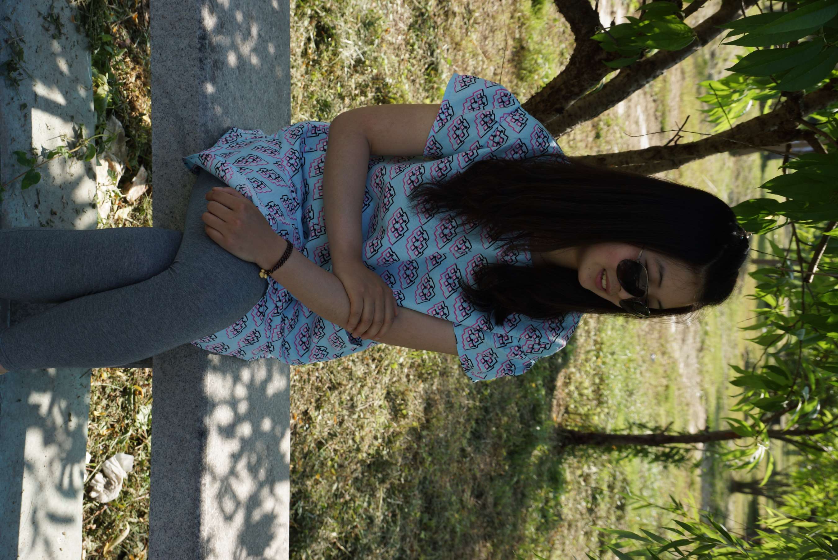 《39码大脚妹子的短肉丝》作品图