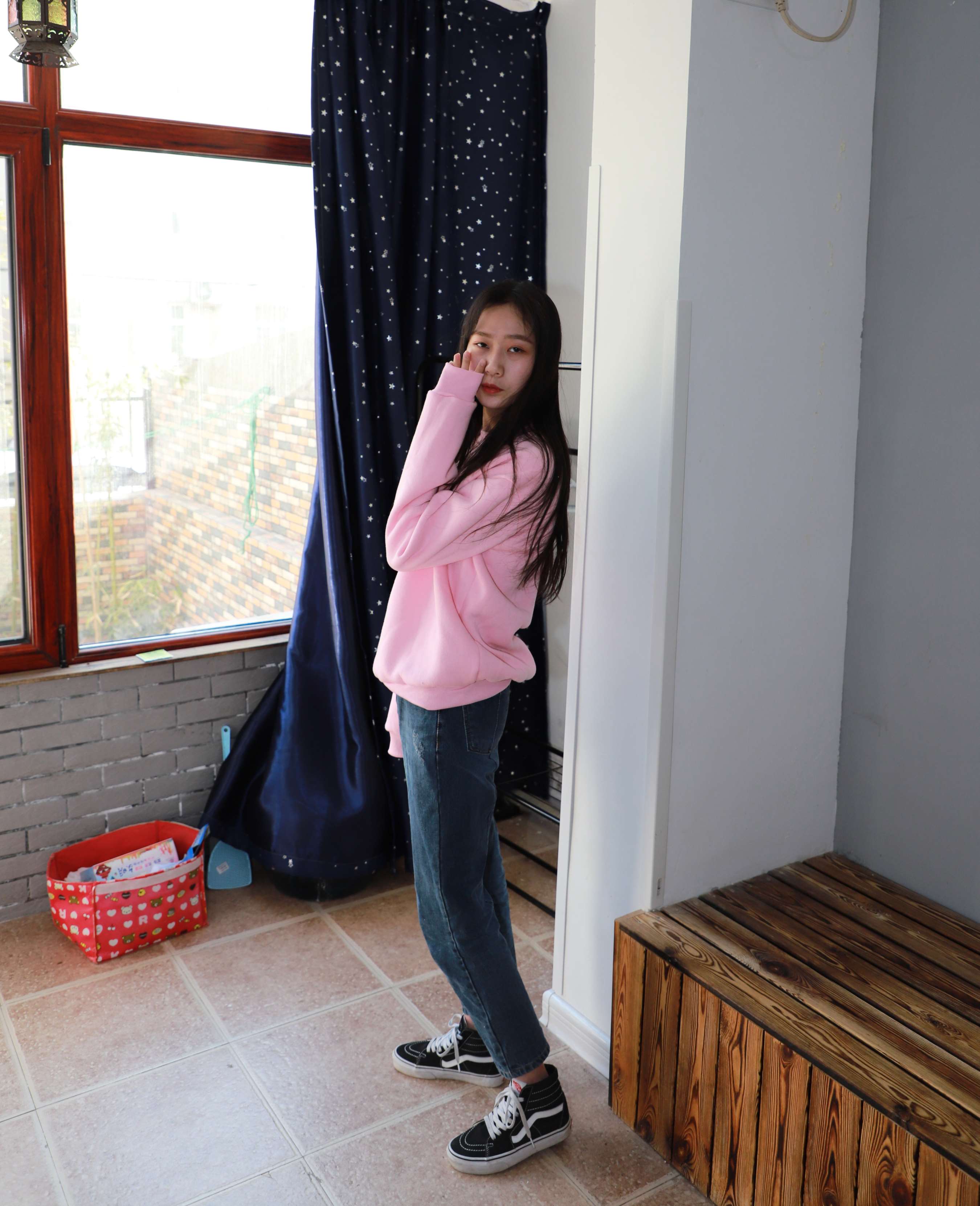 《布鞋の两双棉袜脚》作品图