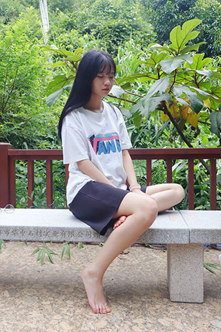大学生小萍嫩足