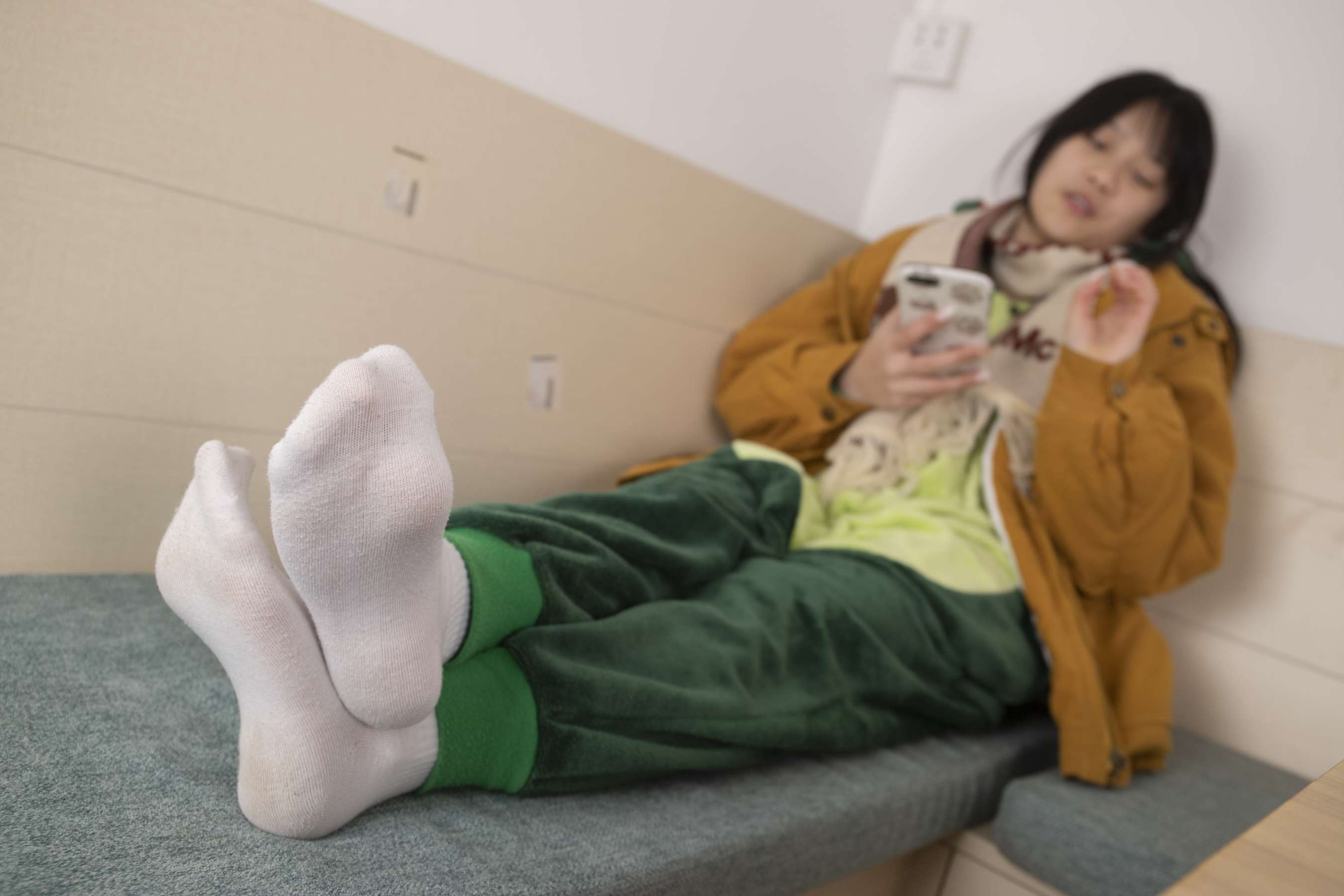 《出租内的萌妹子》作品图