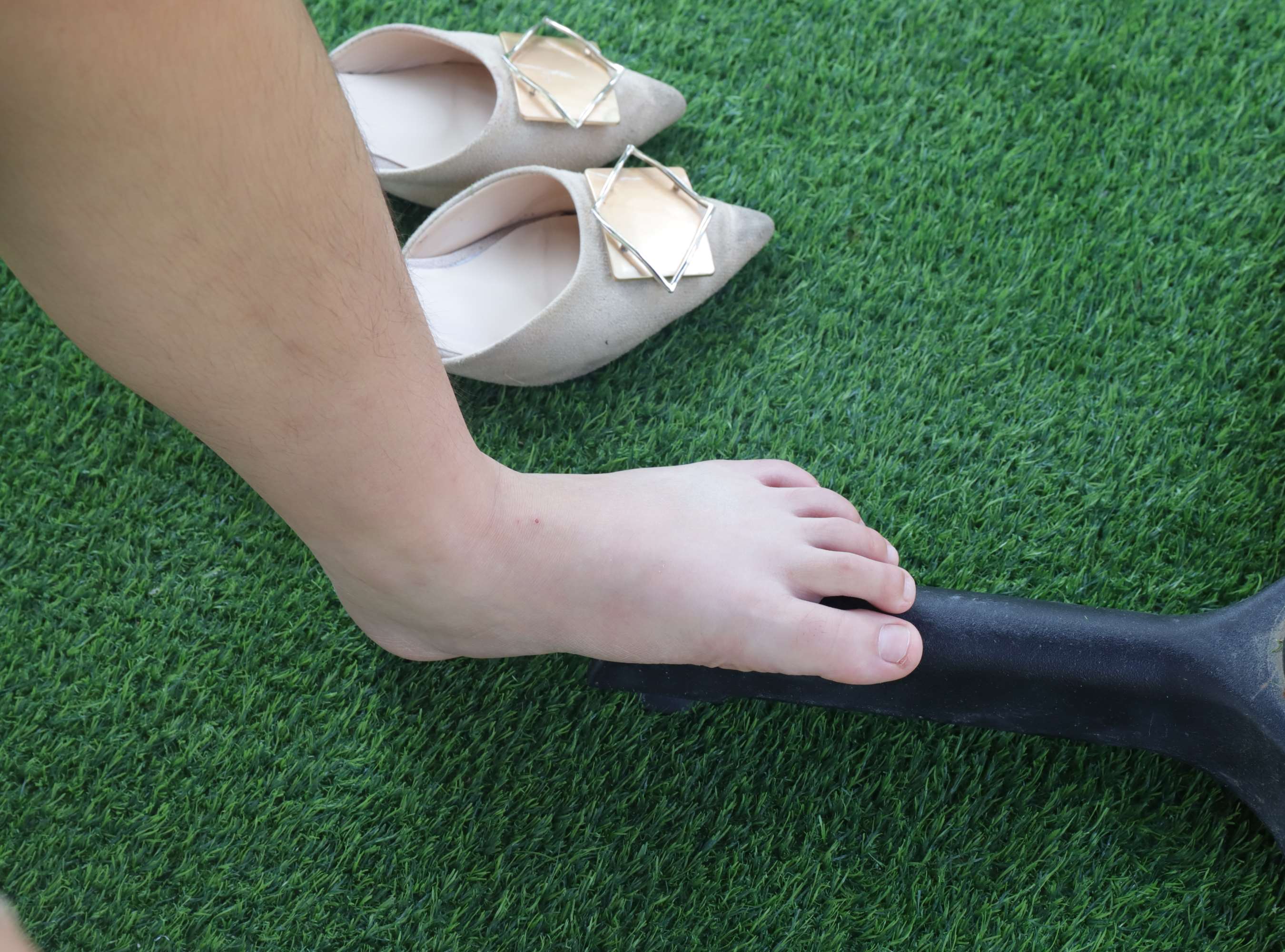 《大学生小芬脚丫纹字》作品图