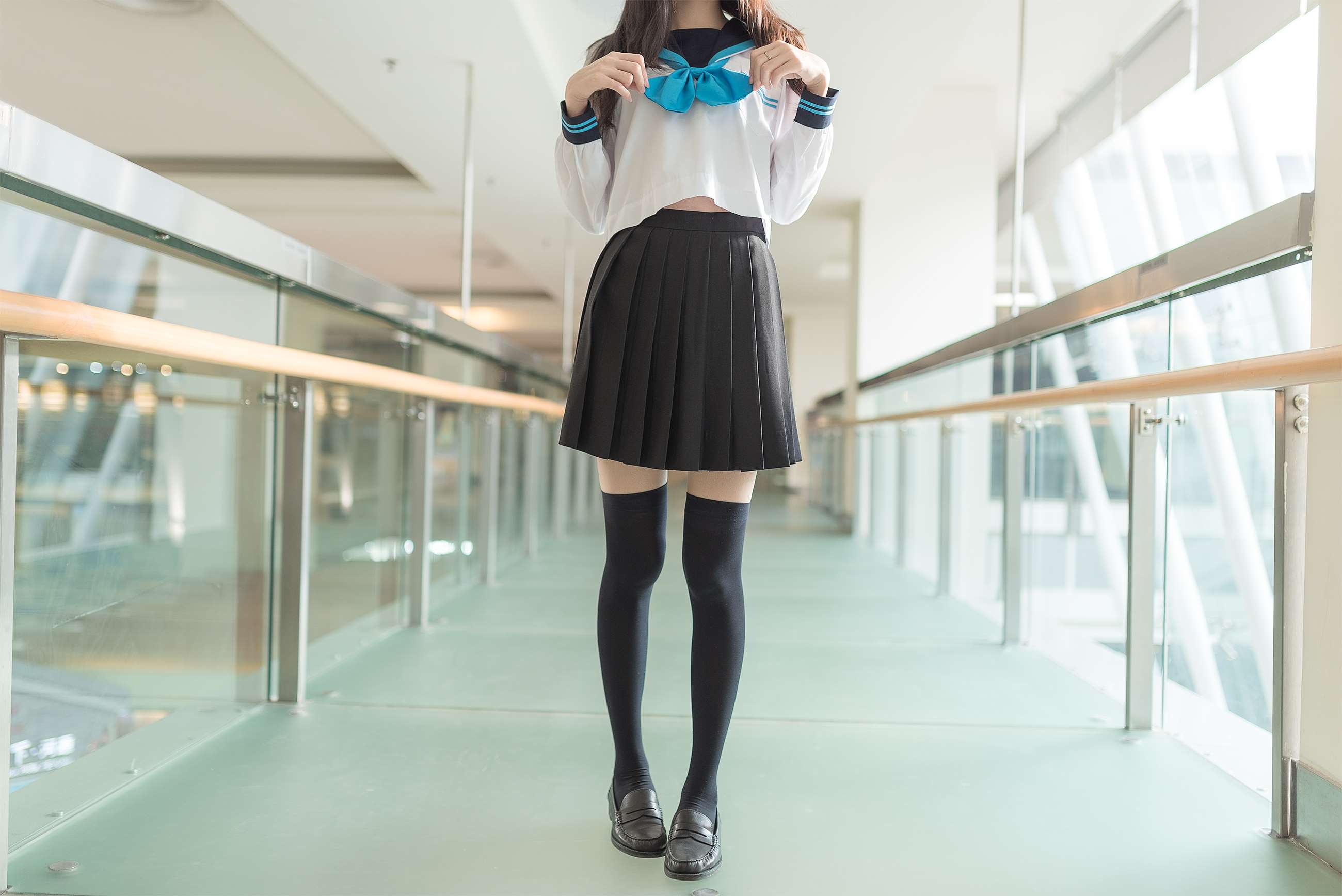 《校园JK制服の黑丝脚》作品图