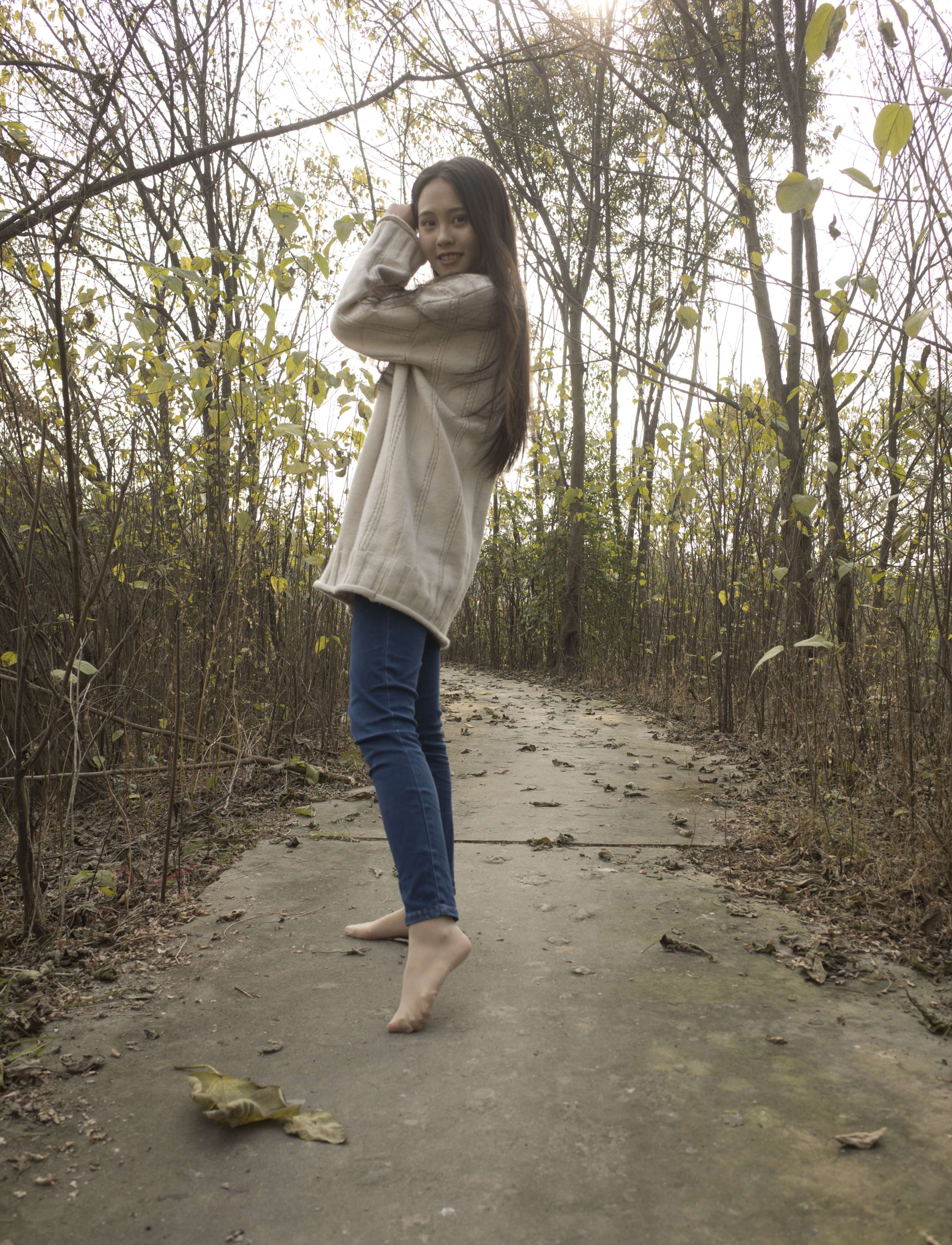 《丝足逛公园》作品图