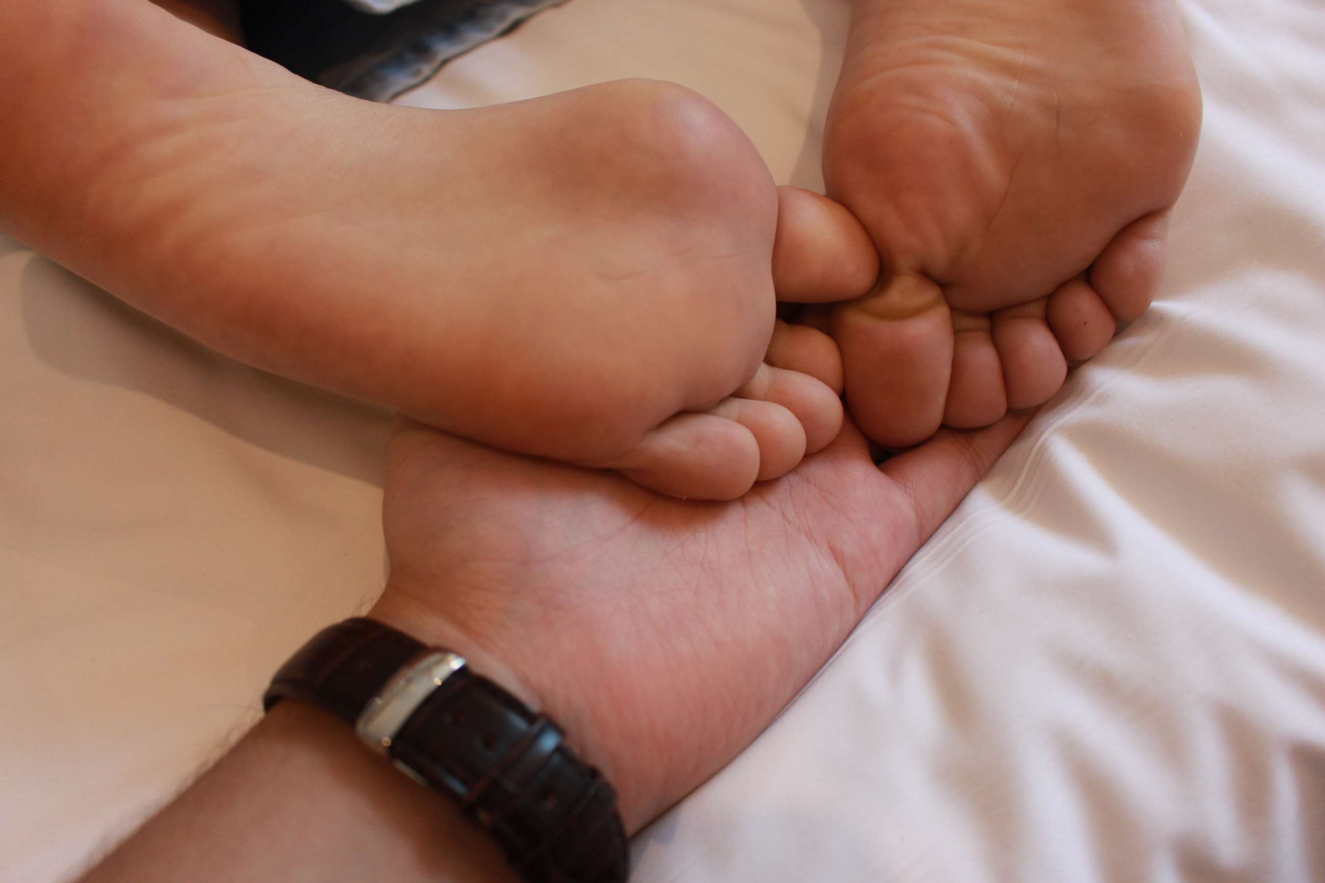 《酒店客房牛仔の裸足》作品图