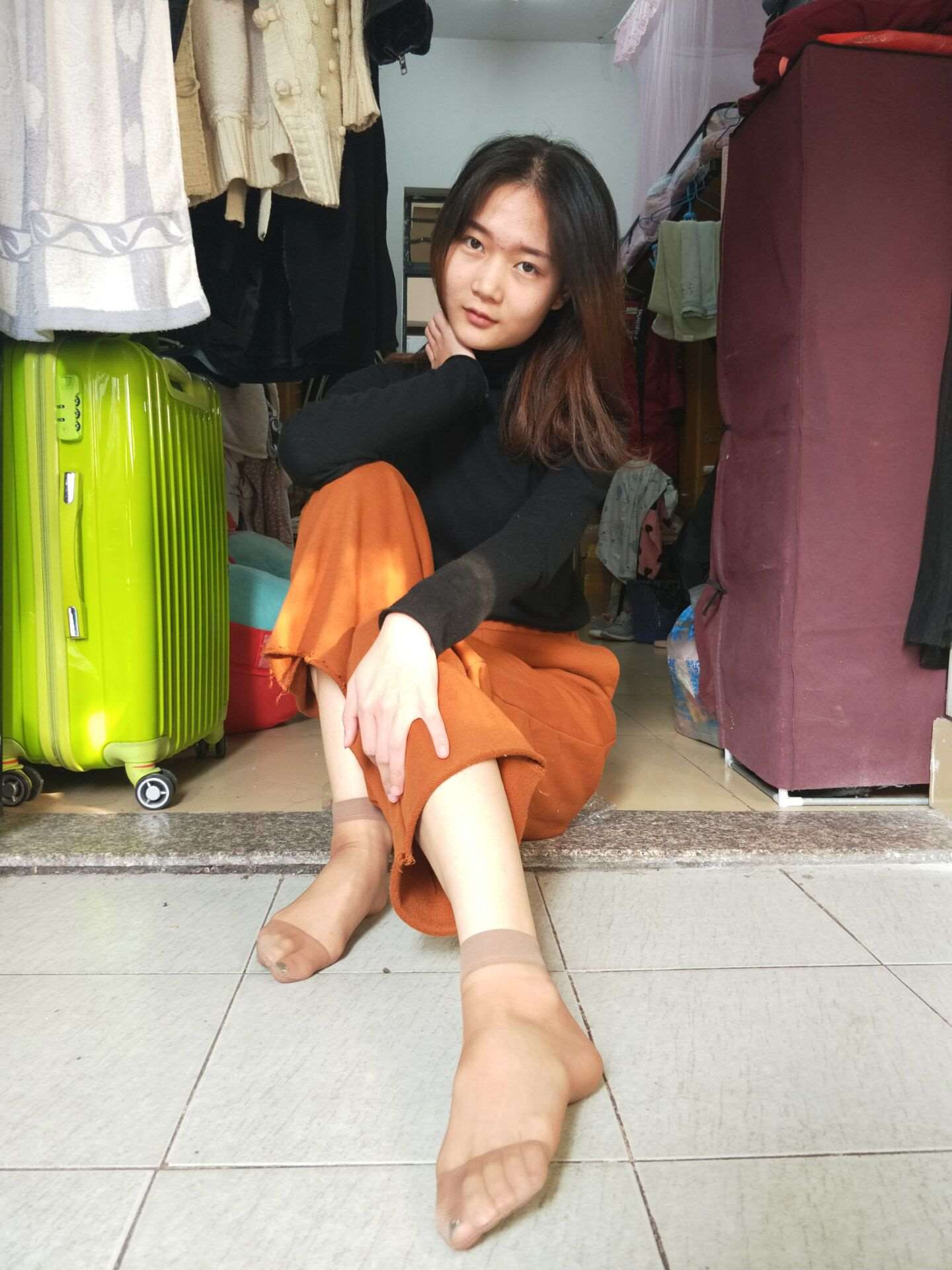 《子薇同学的短丝脚丫》作品图