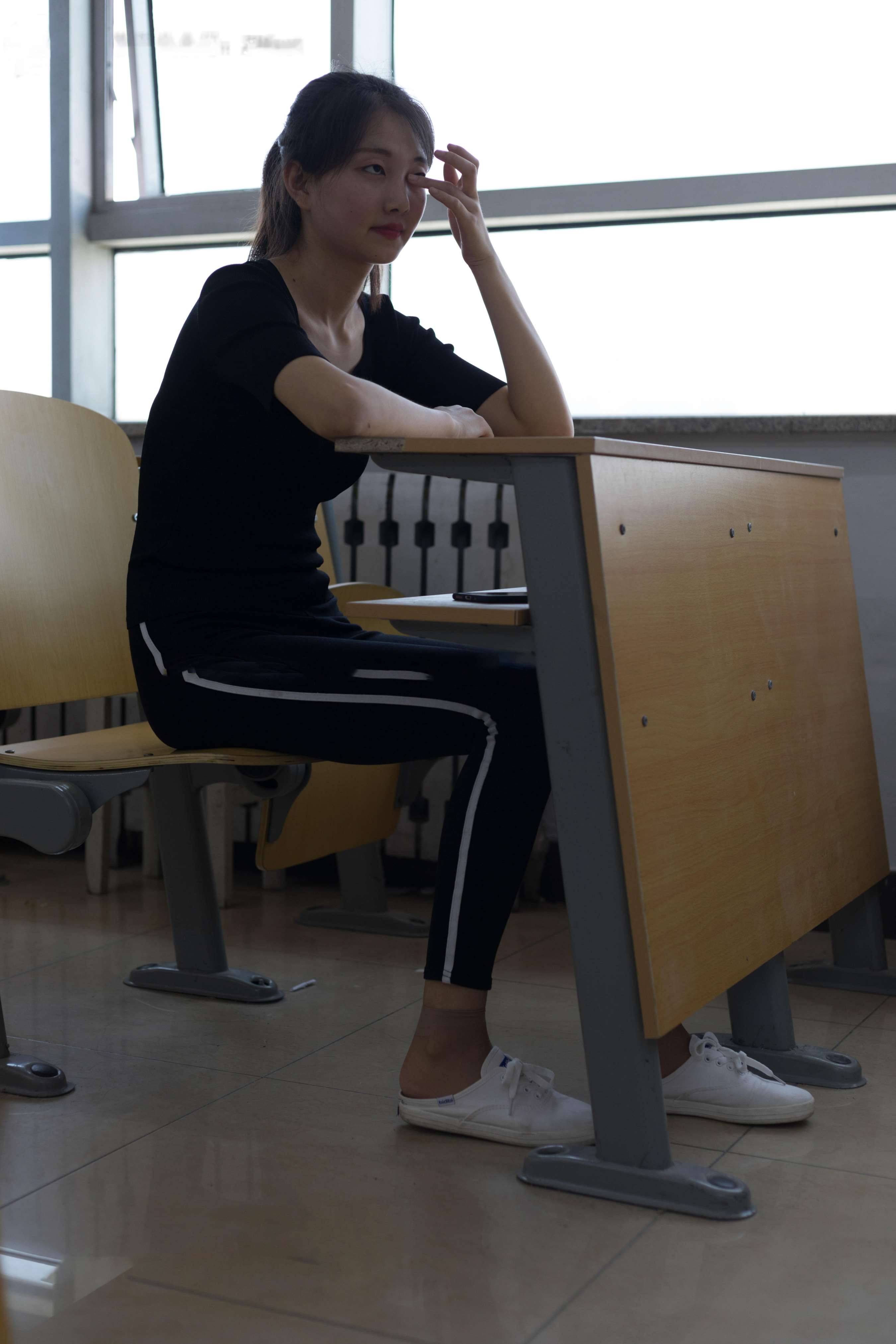 《教室短丝足》作品图