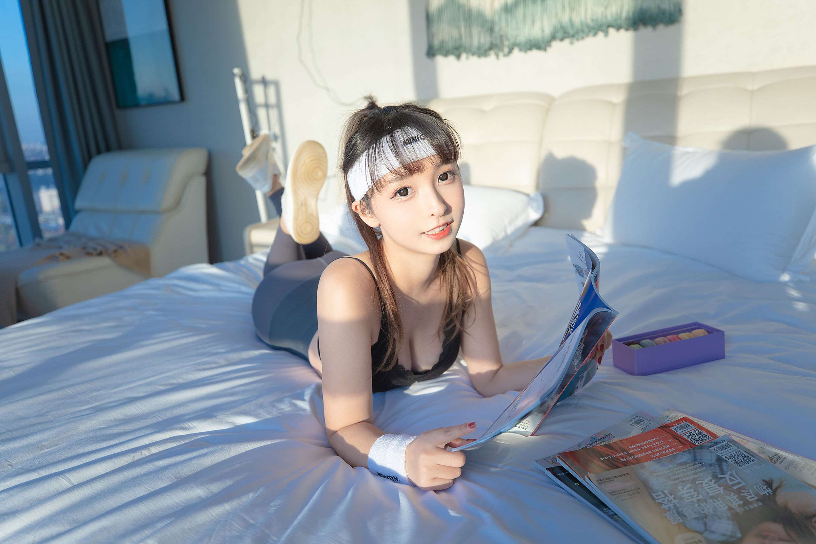 《少女三套服饰》作品图