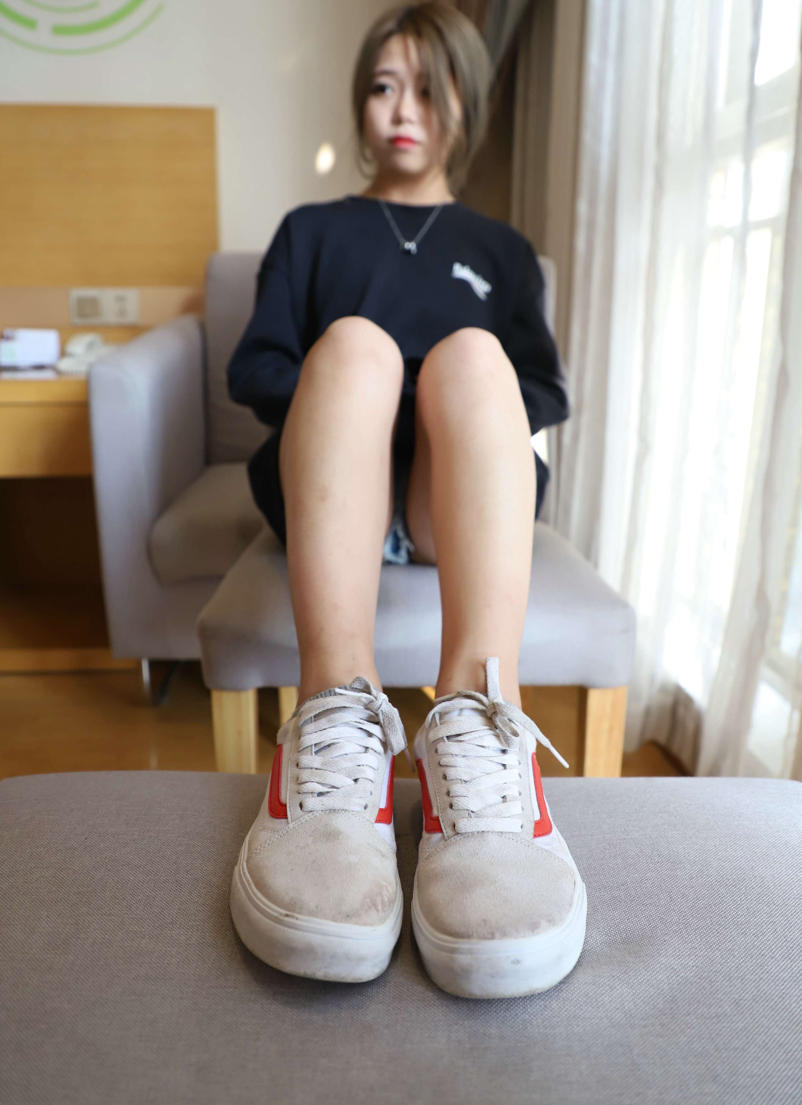 《热裤の灰棉袜脚》作品图