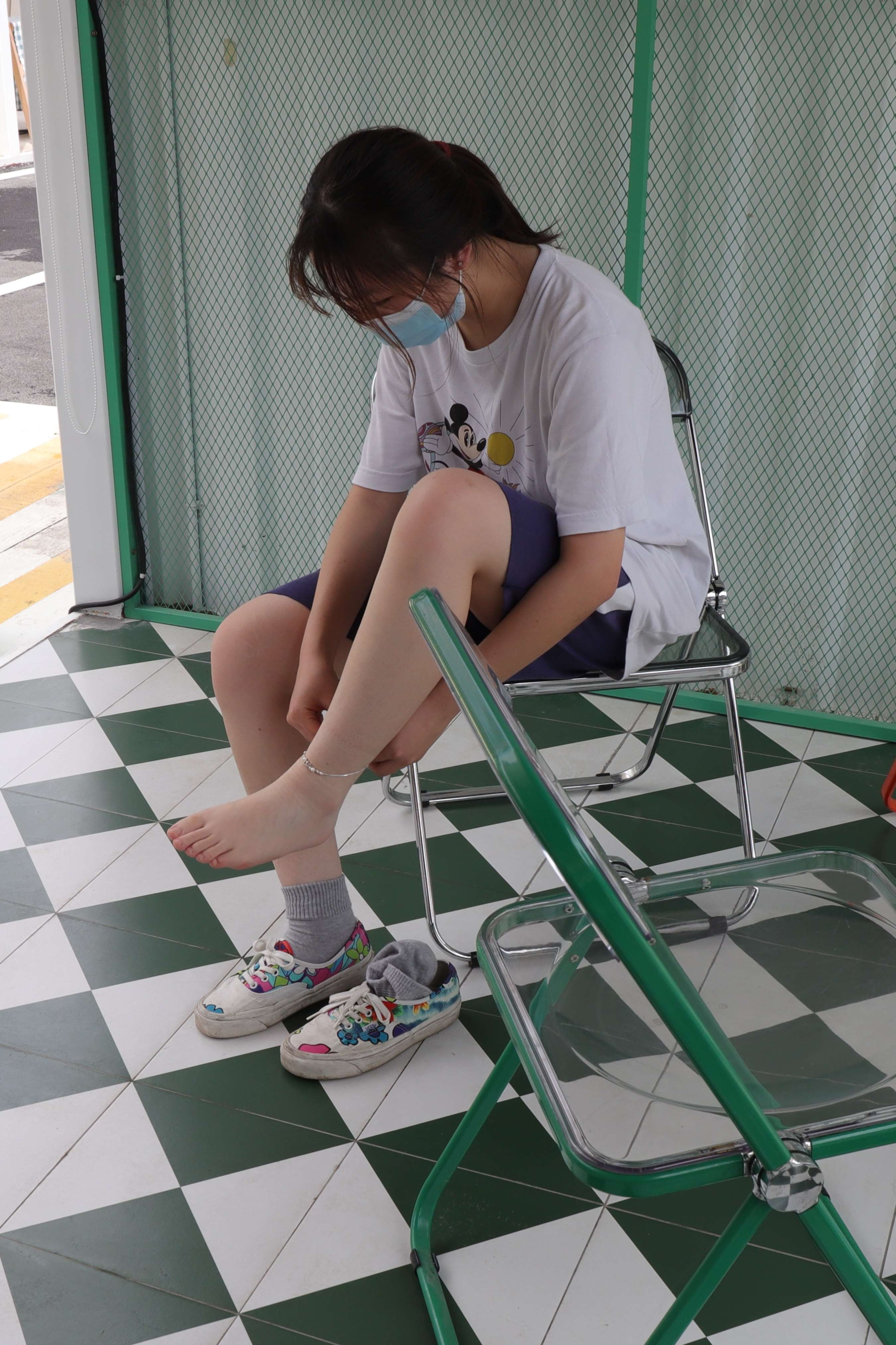 《两位准大学生的嫩白脚丫》作品图