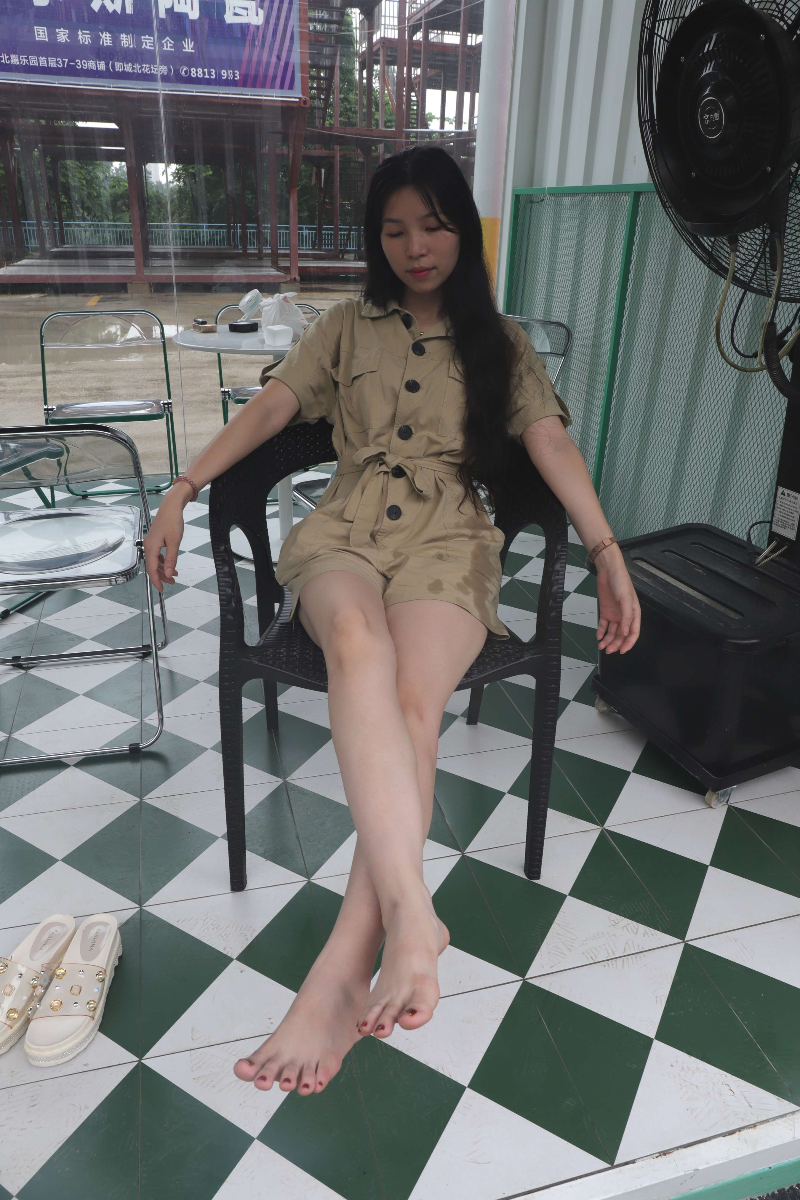 《女神晓晴首次凉鞋脚丫奉上》作品图