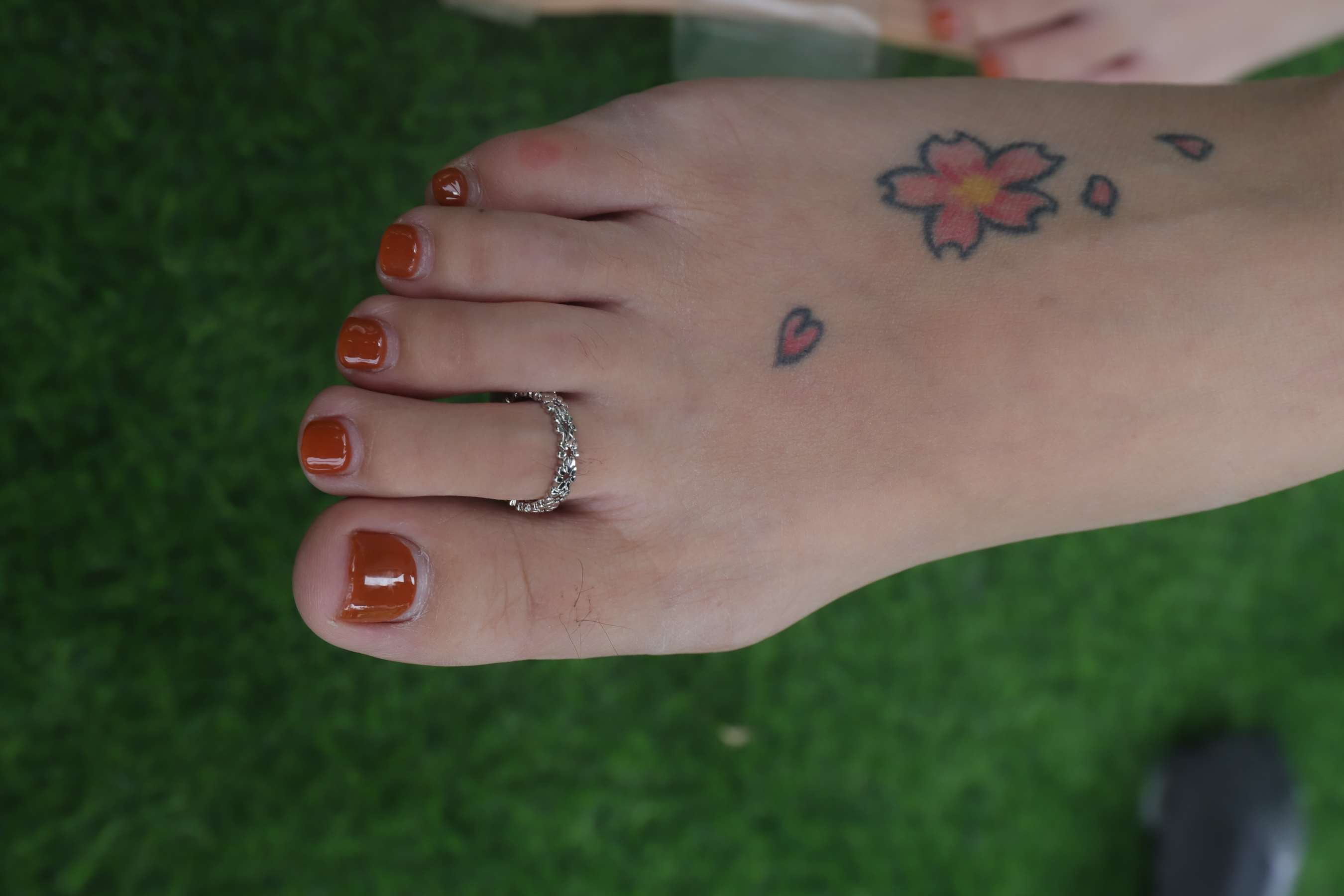 《拍完照顺便给小娴来个足底按摩》作品图