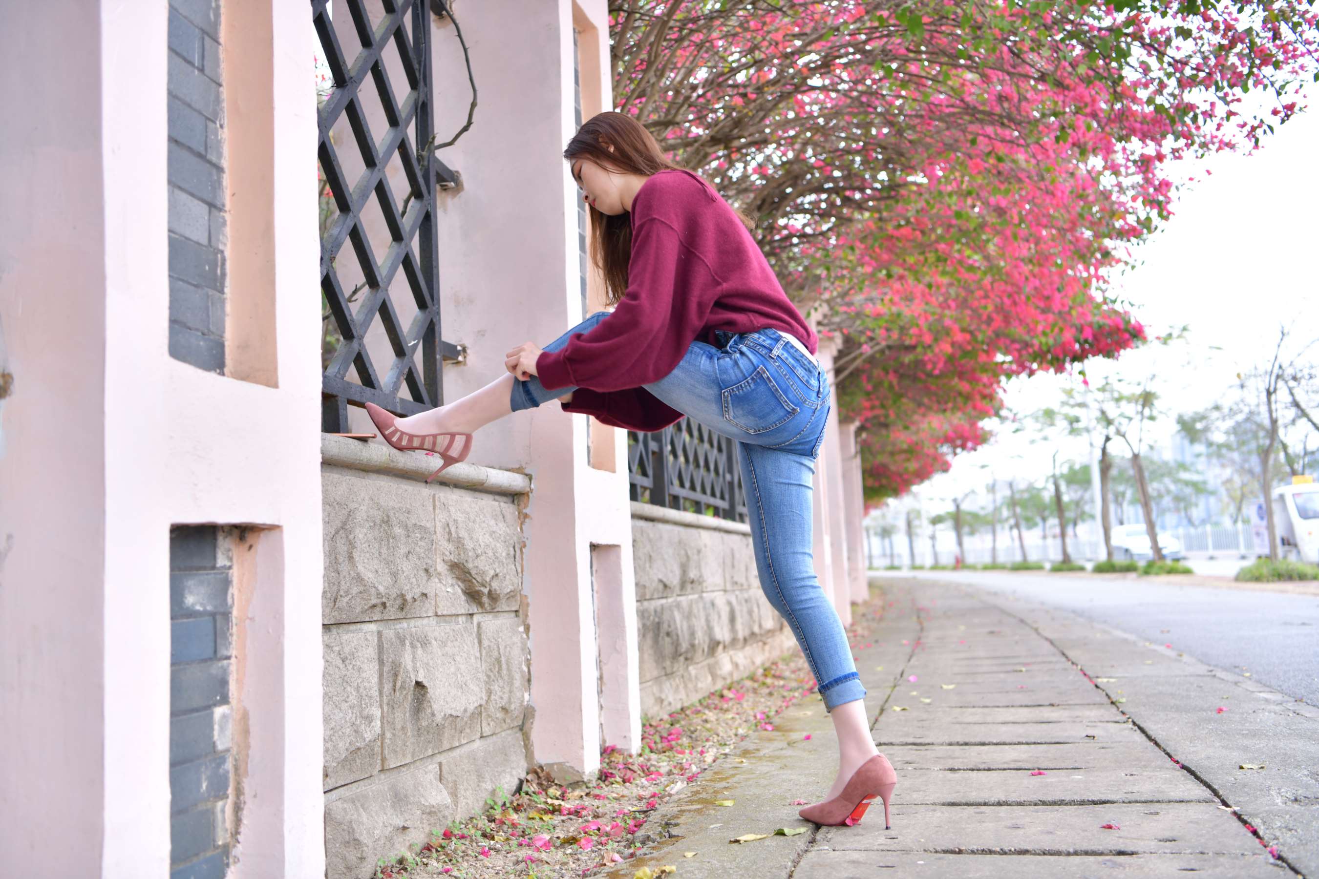 《牛仔高跟丝足》作品图