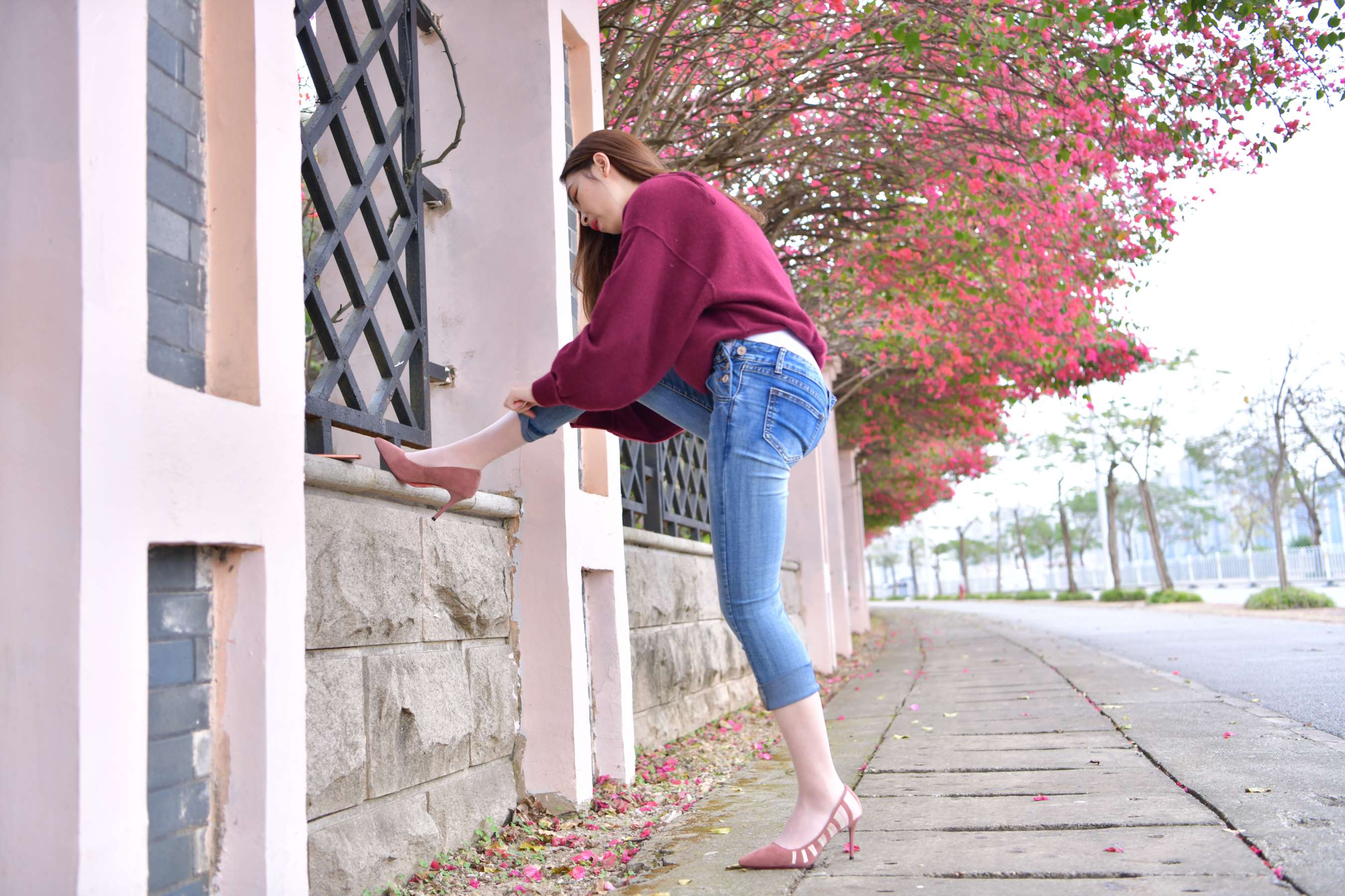 《牛仔高跟丝足》作品图