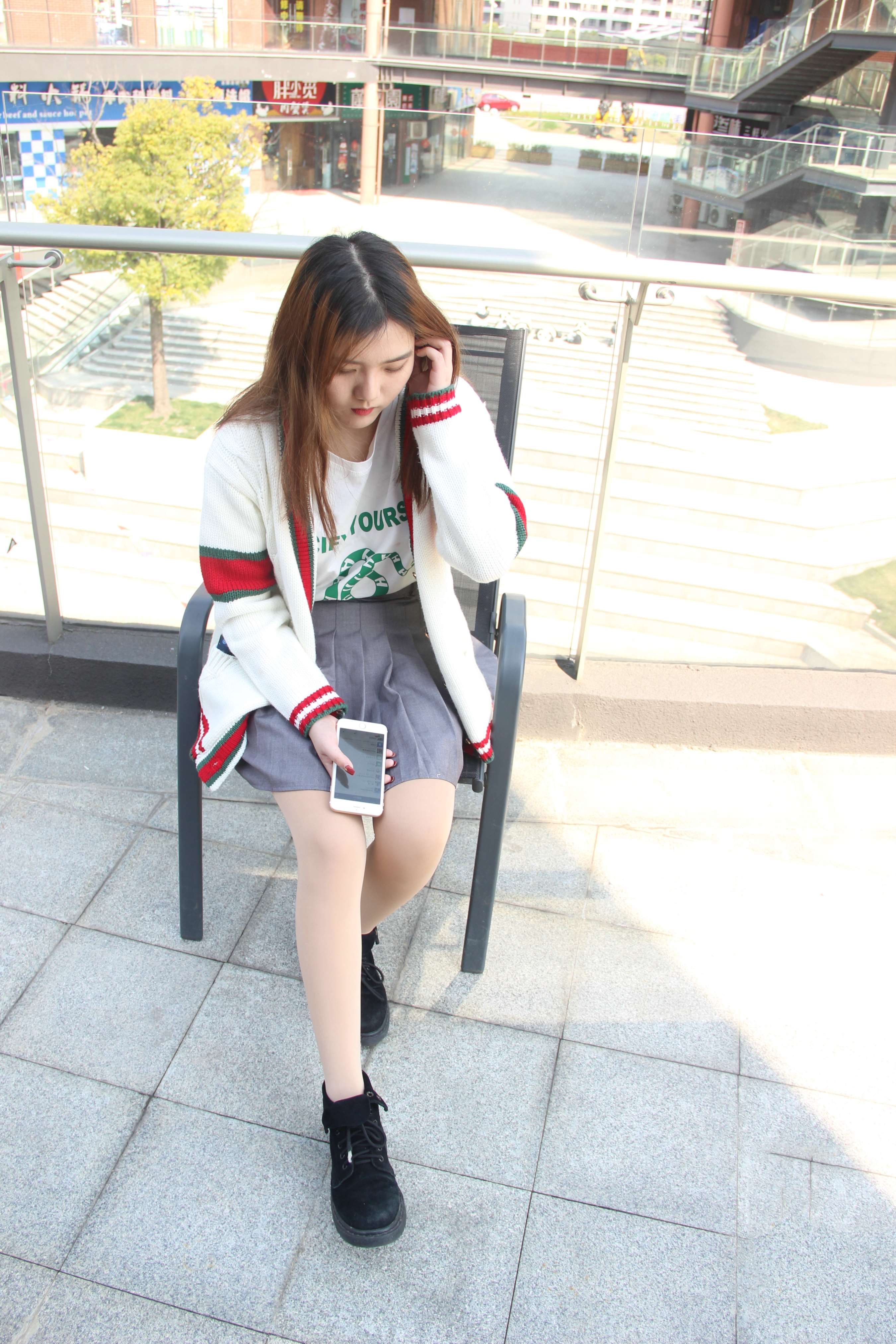 《肉肉少女丝足の短靴》作品图